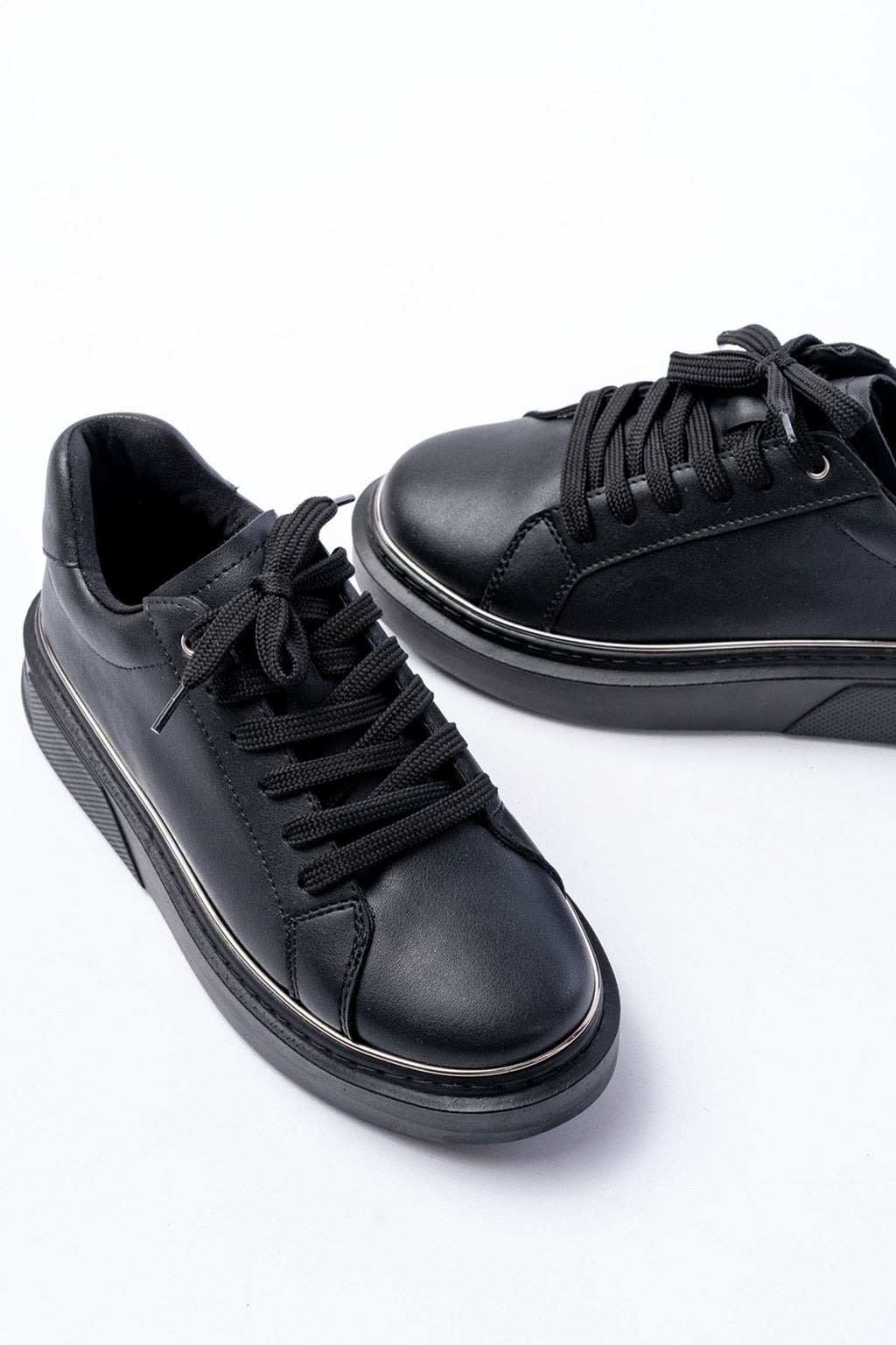 ZRİN-2435 Premium Siyah Platin Bağcıklı Günlük Sneaker