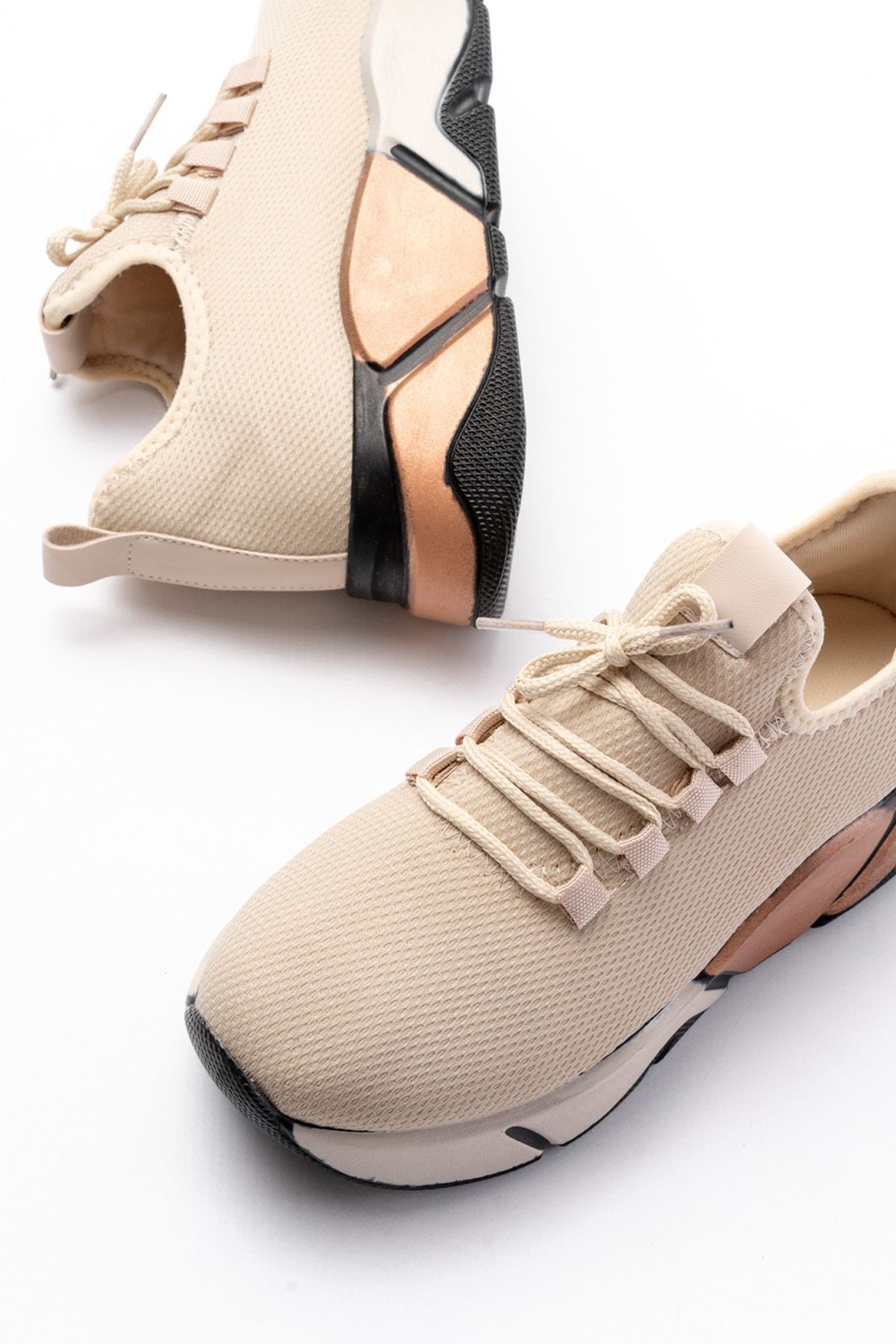 ZRİNS-400 Premium Bej Bağcıklı Triko Renkli Taban Kadın Sneaker