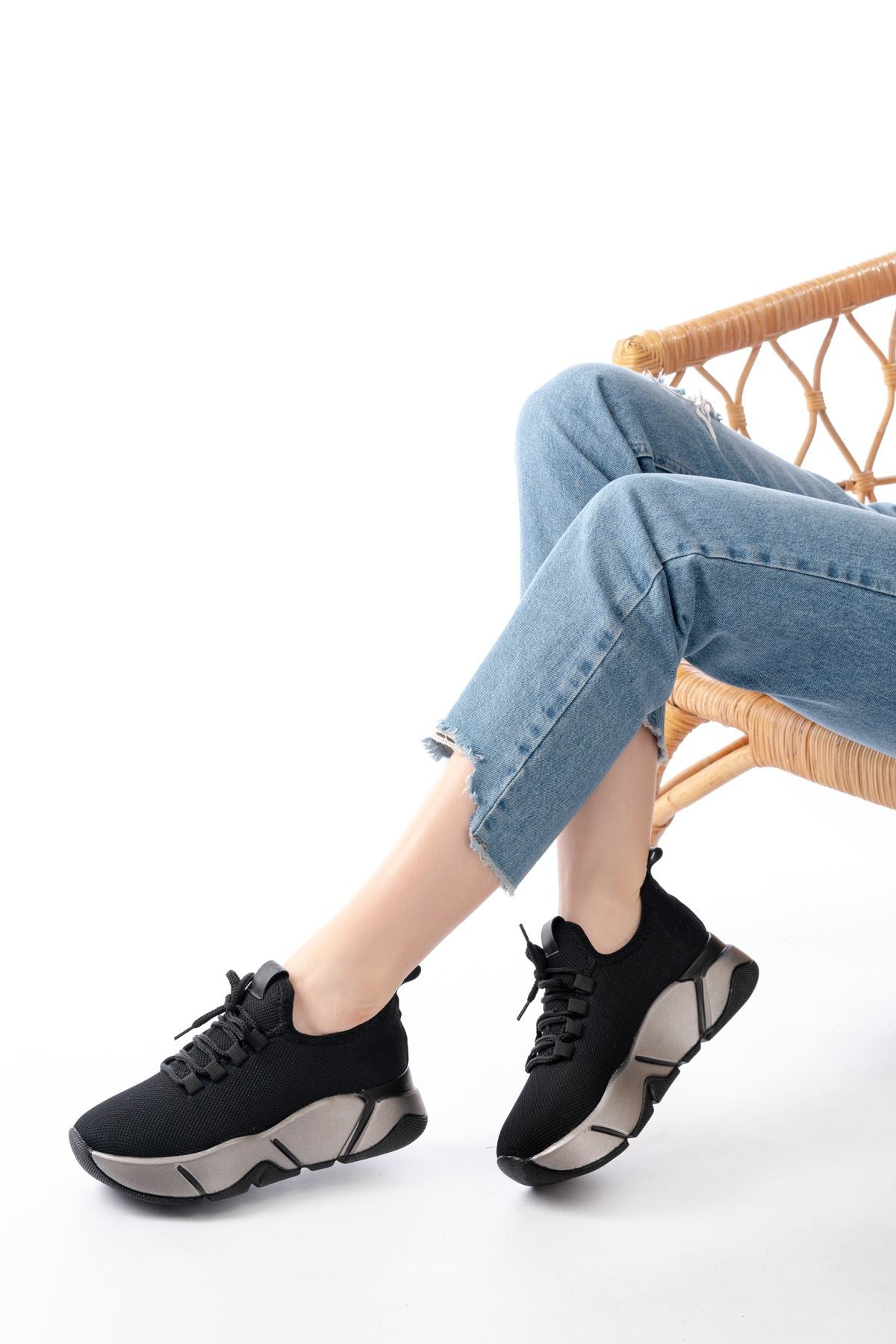 ZRİNS-400 Premium Siyah Bağcıklı Triko Ortopedik Taban Kadın Sneaker