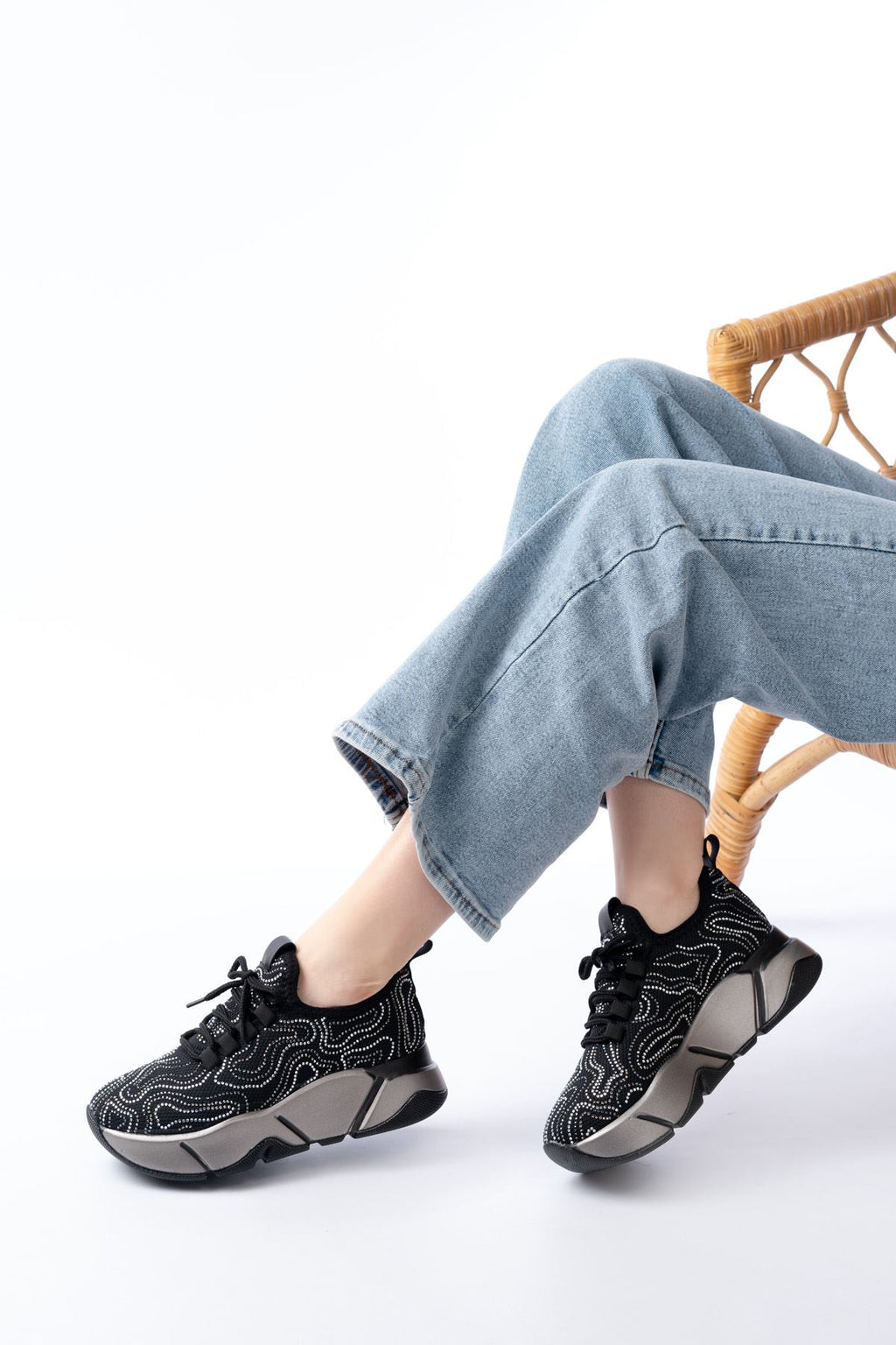 ZRİNRS-402 Premium Siyah Bağcıklı Fileli Taşlı Platin Taban Kadın Sneaker