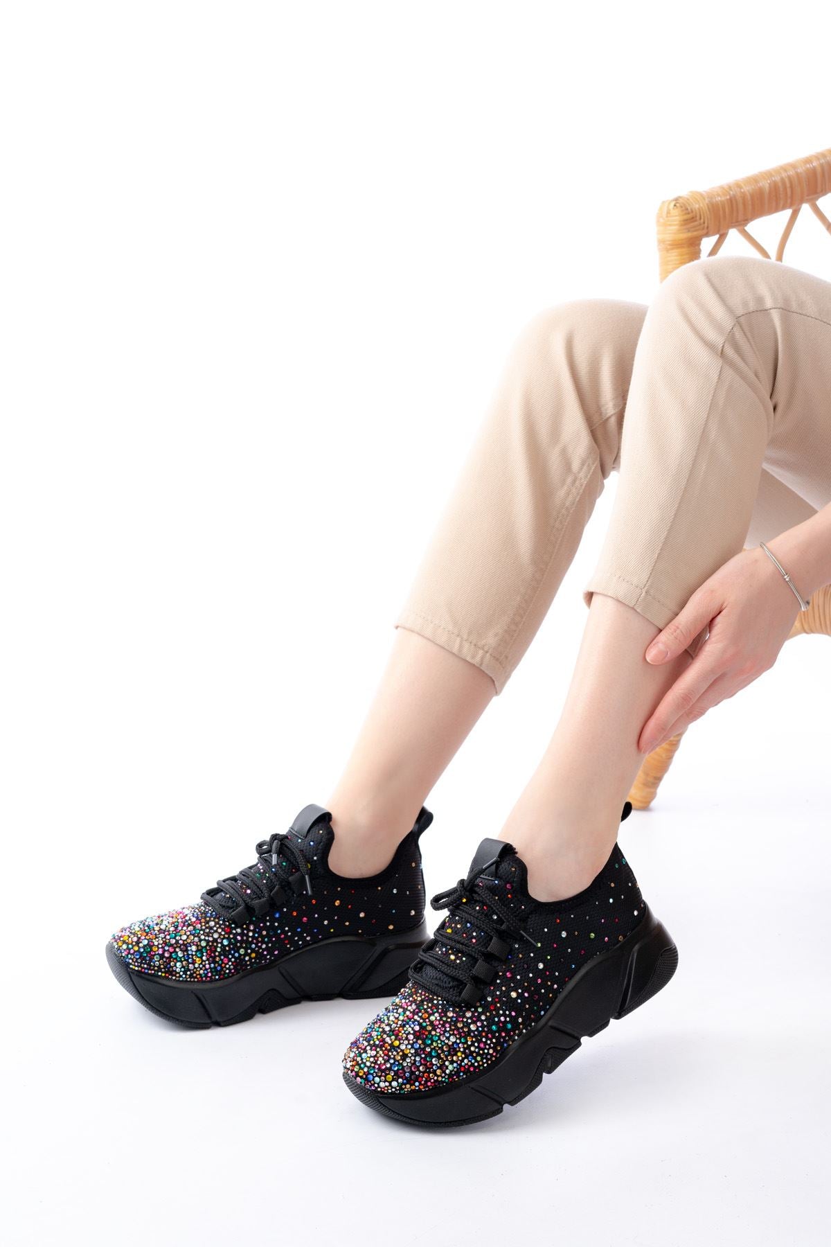 ZRİN-403 Premium Siyah Bağcıklı Fileli Multi Taşlı Kadın Sneaker