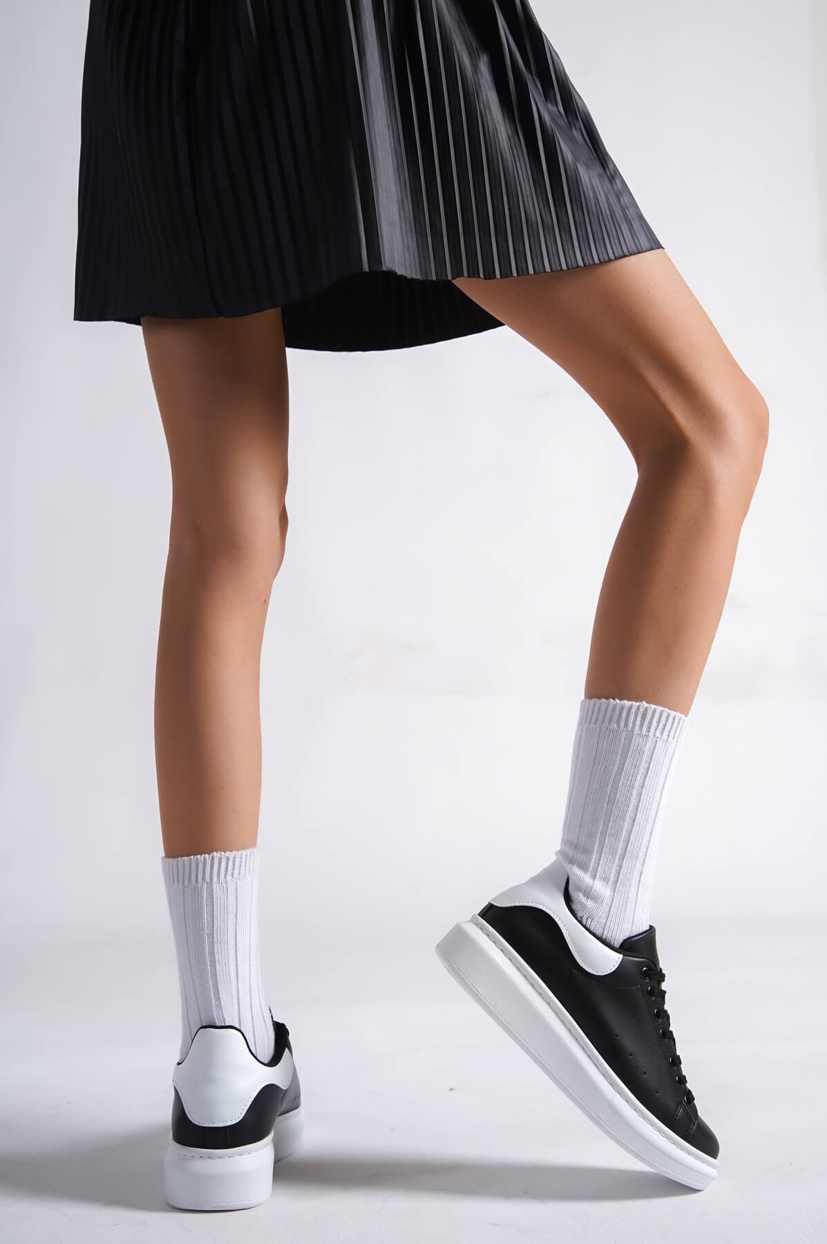 Samira Premium Ortopedik Siyah Beyaz Kadın Sneaker