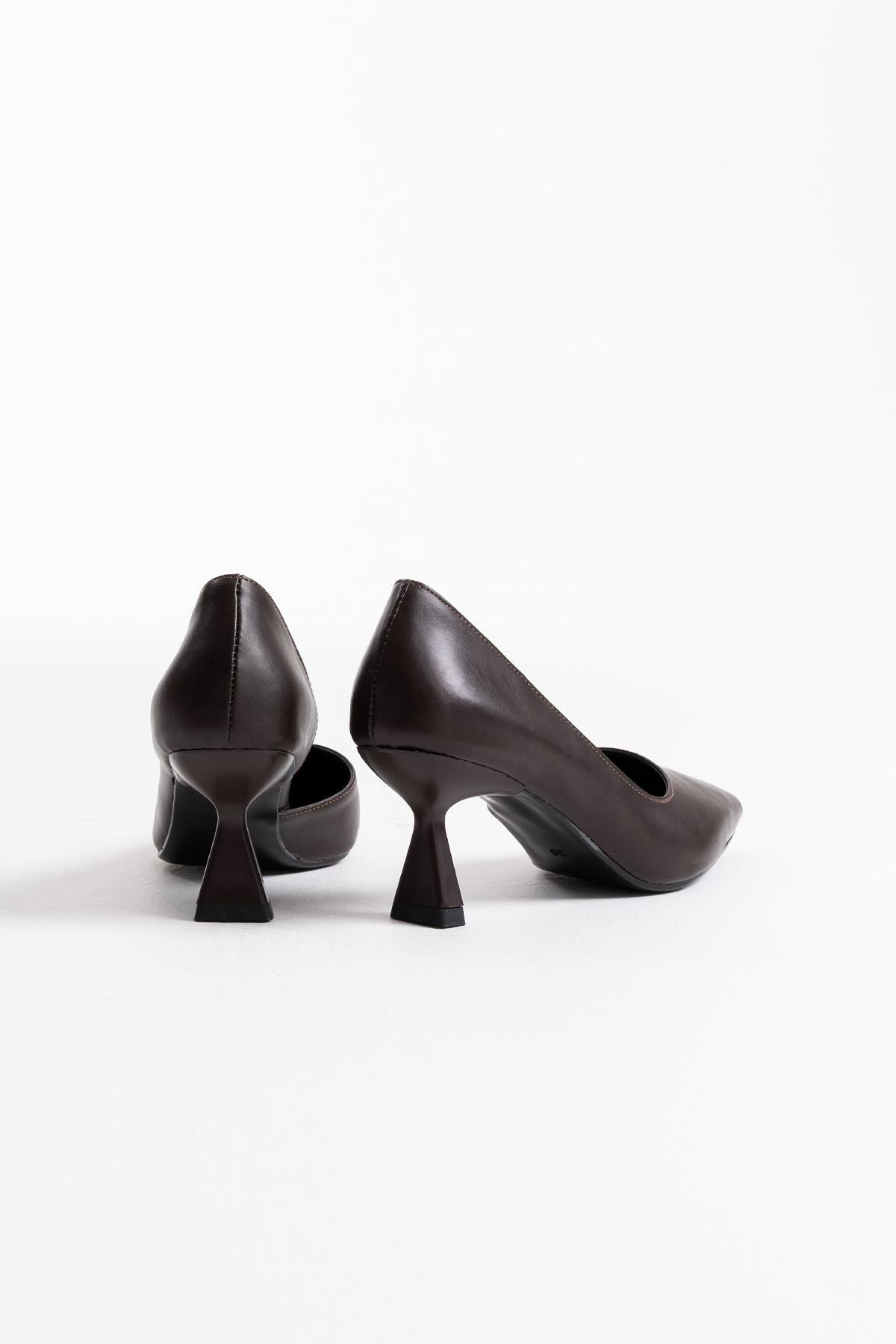 Moguer Premium Sivri Burun Acı Kahve Rugan Stiletto 6 cm