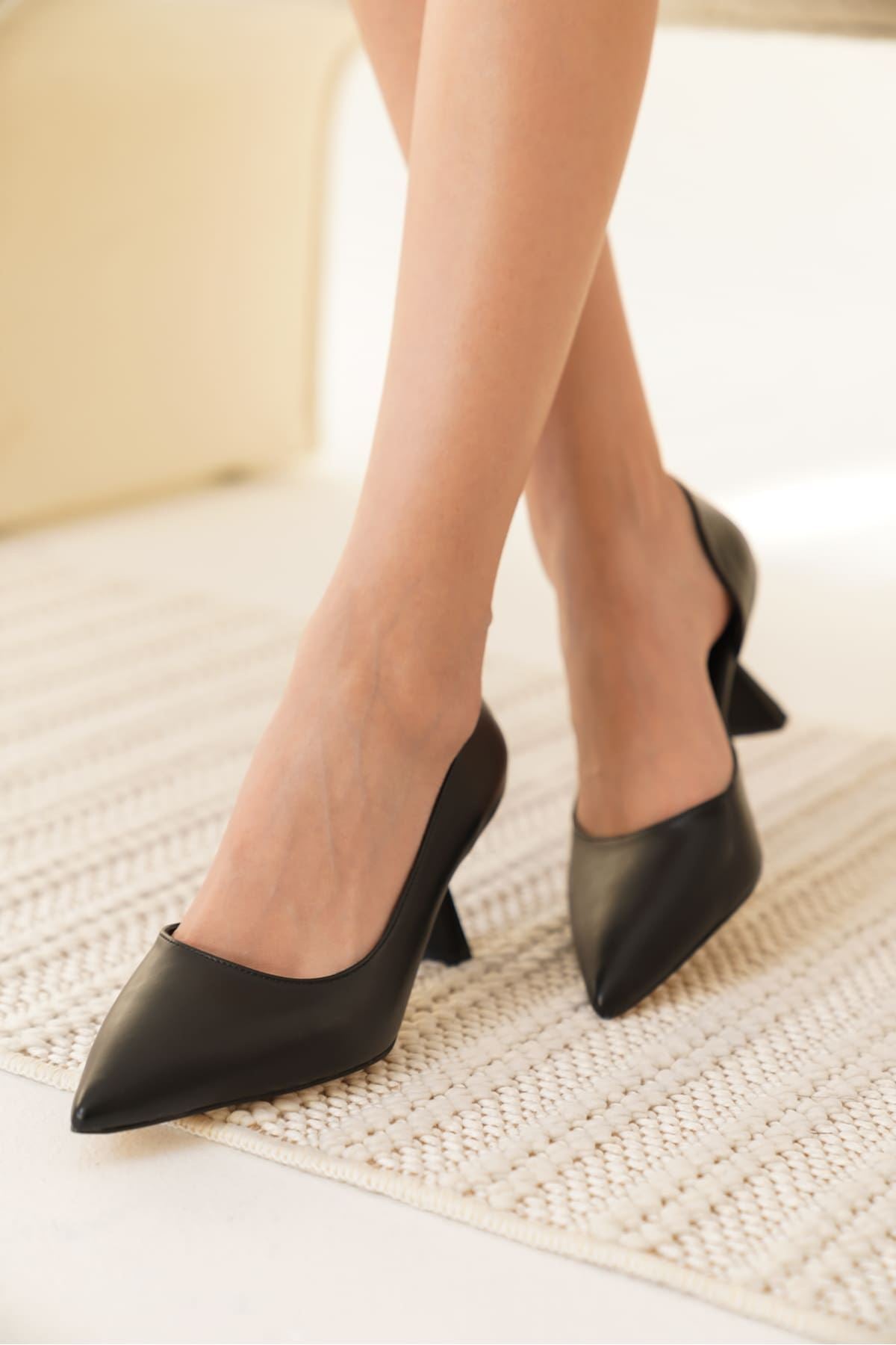 Seraphine Premium Women's Black Matte Heeled Shoes