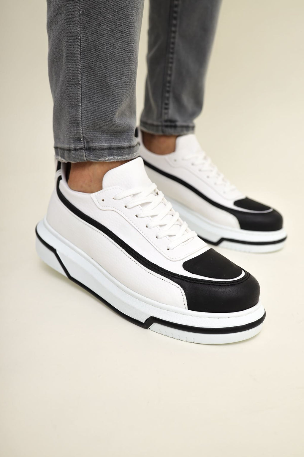 ZRC241X Yüksek Kalite Ortopedik Taban Bağcıklı Erkek Sneaker Siyah Beyaz