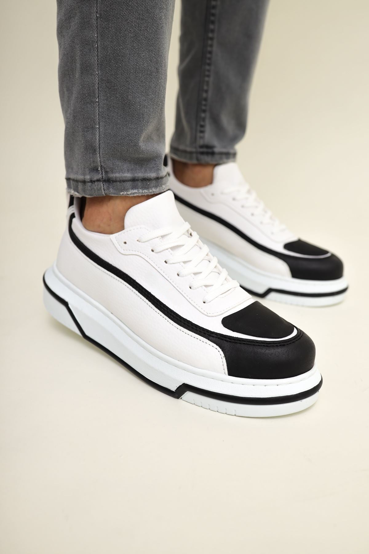 ZRC241X Yüksek Kalite Ortopedik Taban Bağcıklı Erkek Sneaker Siyah Beyaz