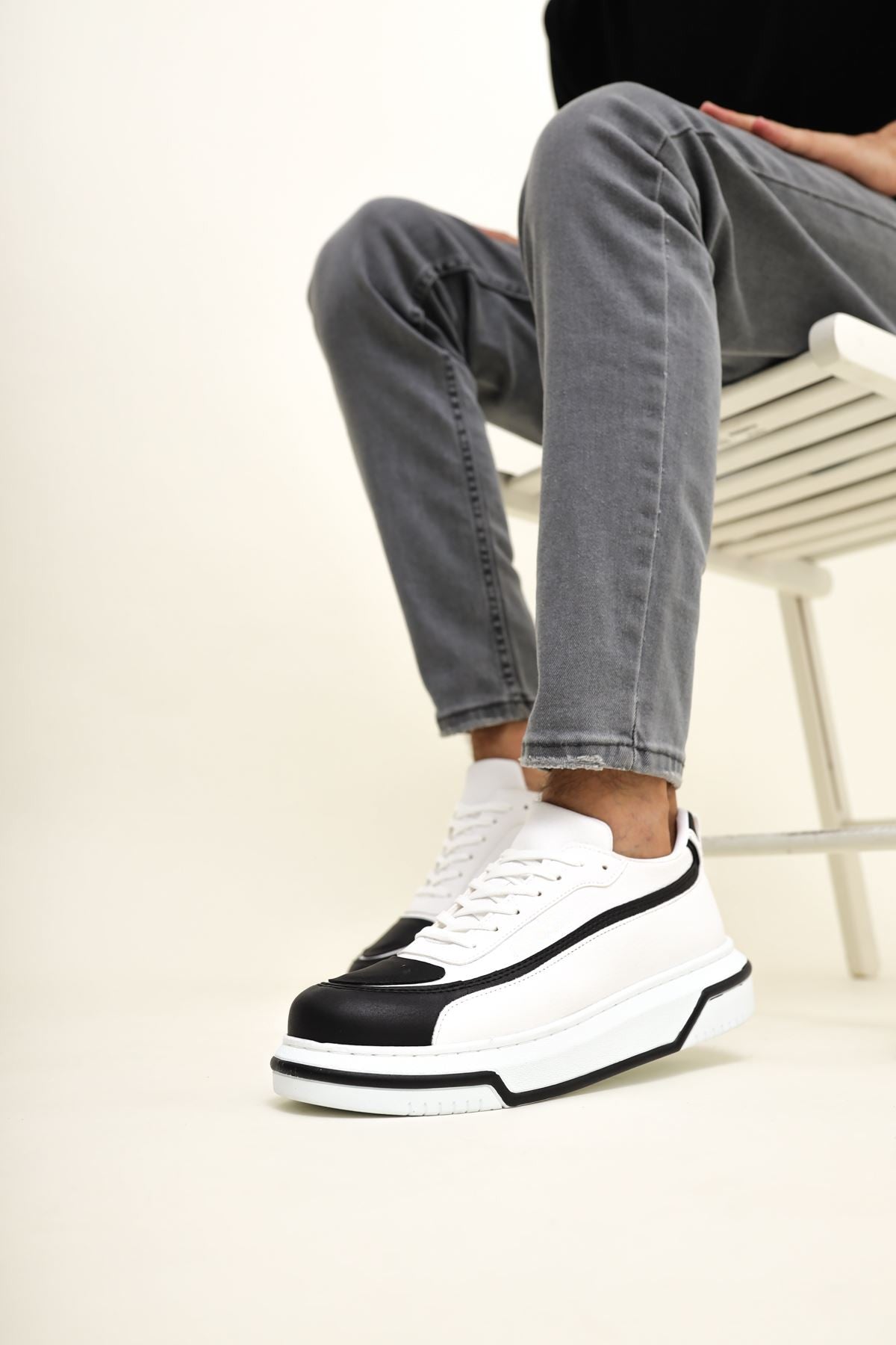 ZRC241X Yüksek Kalite Ortopedik Taban Bağcıklı Erkek Sneaker Siyah Beyaz