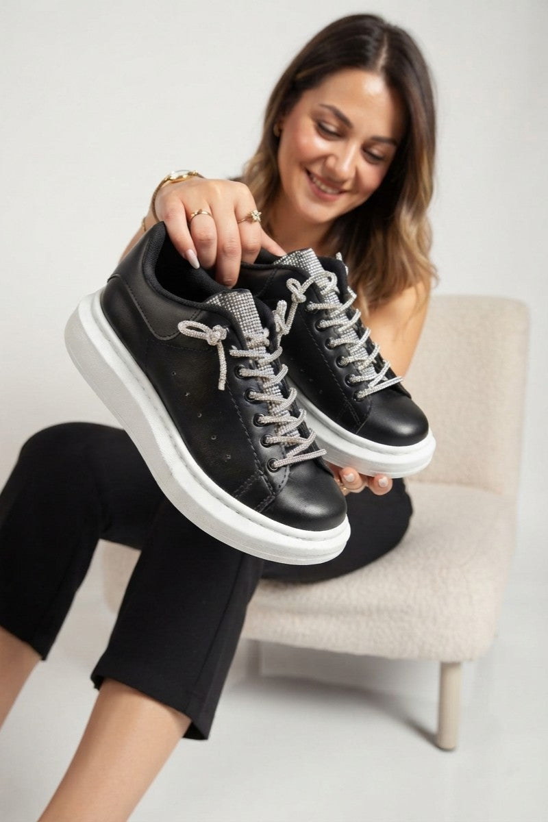 Silverhaven Premium Günlük Bağcıklı Ortopedik Taşlı Kadın Sneaker Siyah Beyaz