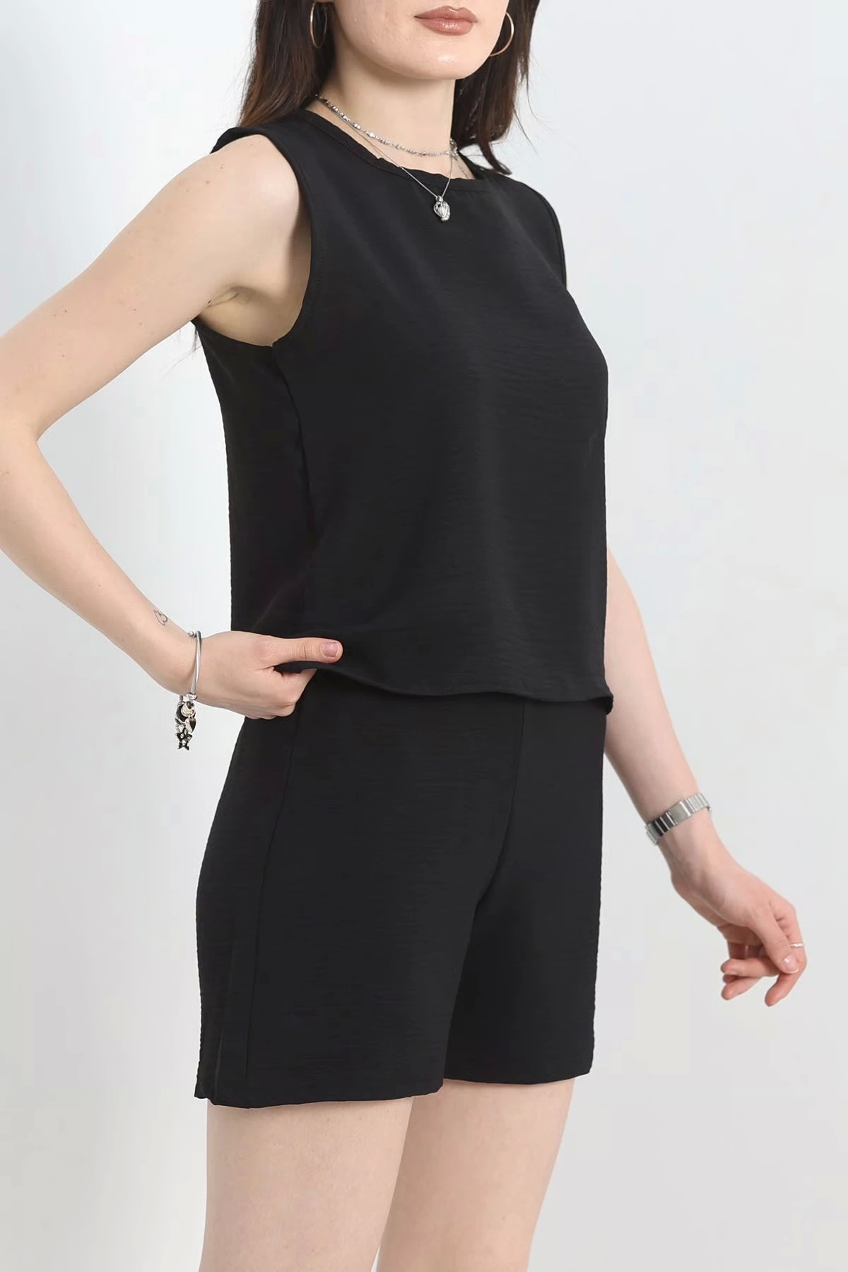 Ayrobin Suit Black with Shorts