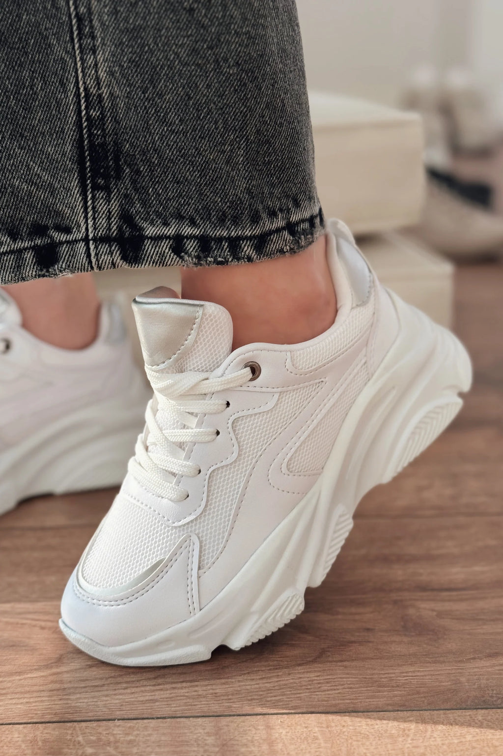 ZRİN-149 Beyaz Gümüş Bağcıklı Fileli Günlük Premium Kadın Sneaker
