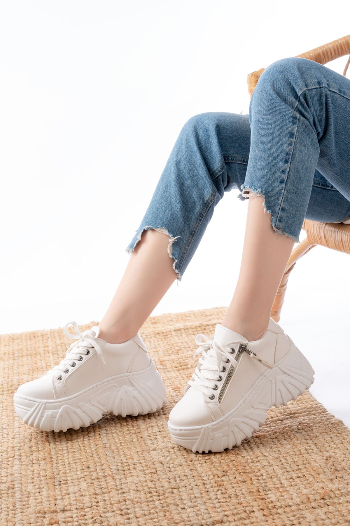 ZRİN-156 Premium Beyaz Bağcıklı Fermuarlı Yüksek Taban Kadın Sneaker