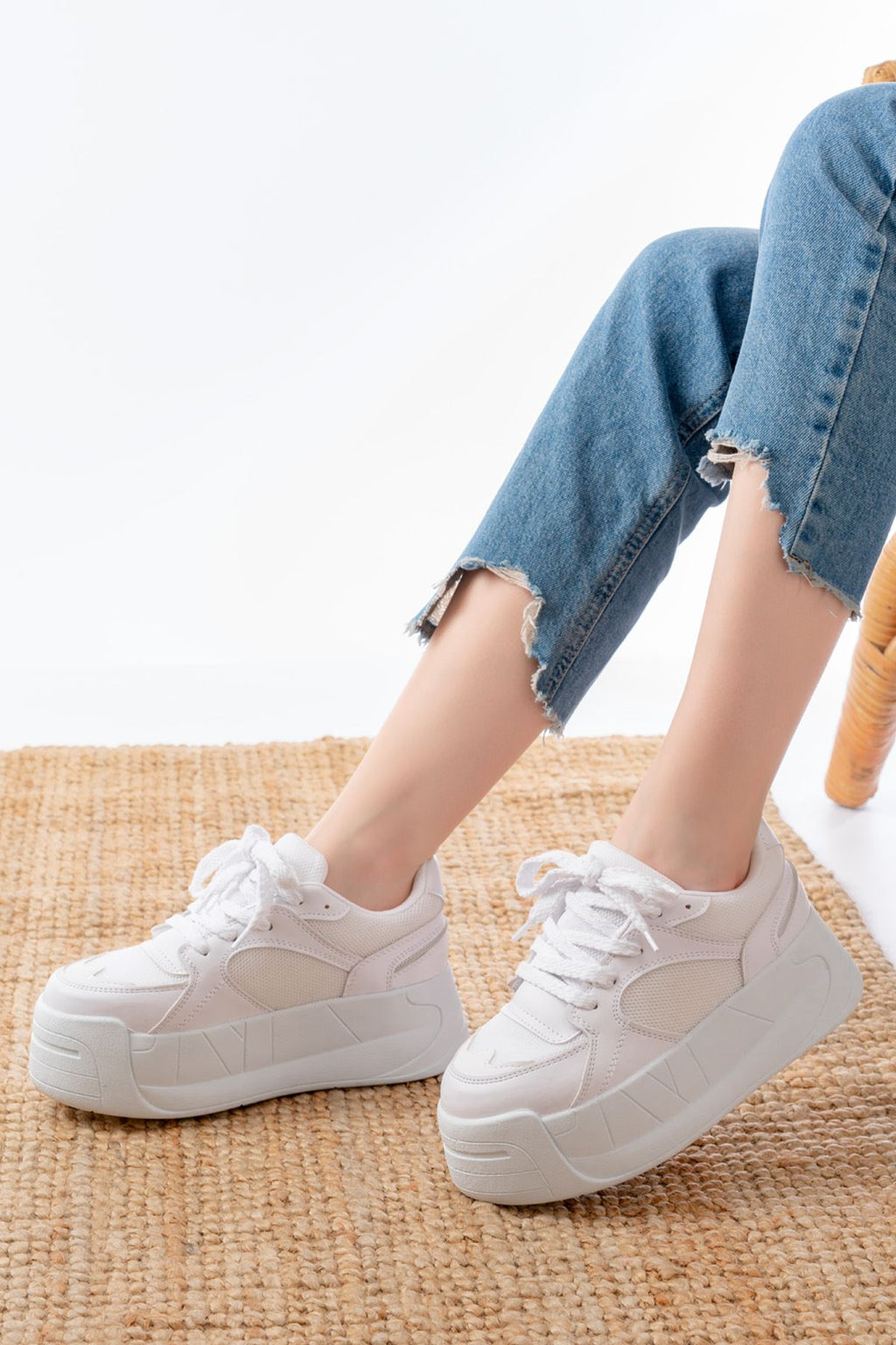 ZRİN-190 Premium Beyaz Bağcıklı Fileli Yüksek Taban Günlük Sneaker