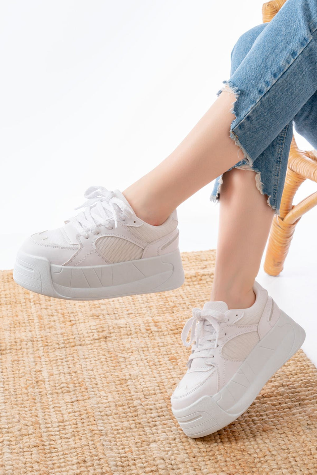 ZRİN-190 Premium Beyaz Bağcıklı Fileli Yüksek Taban Günlük Sneaker