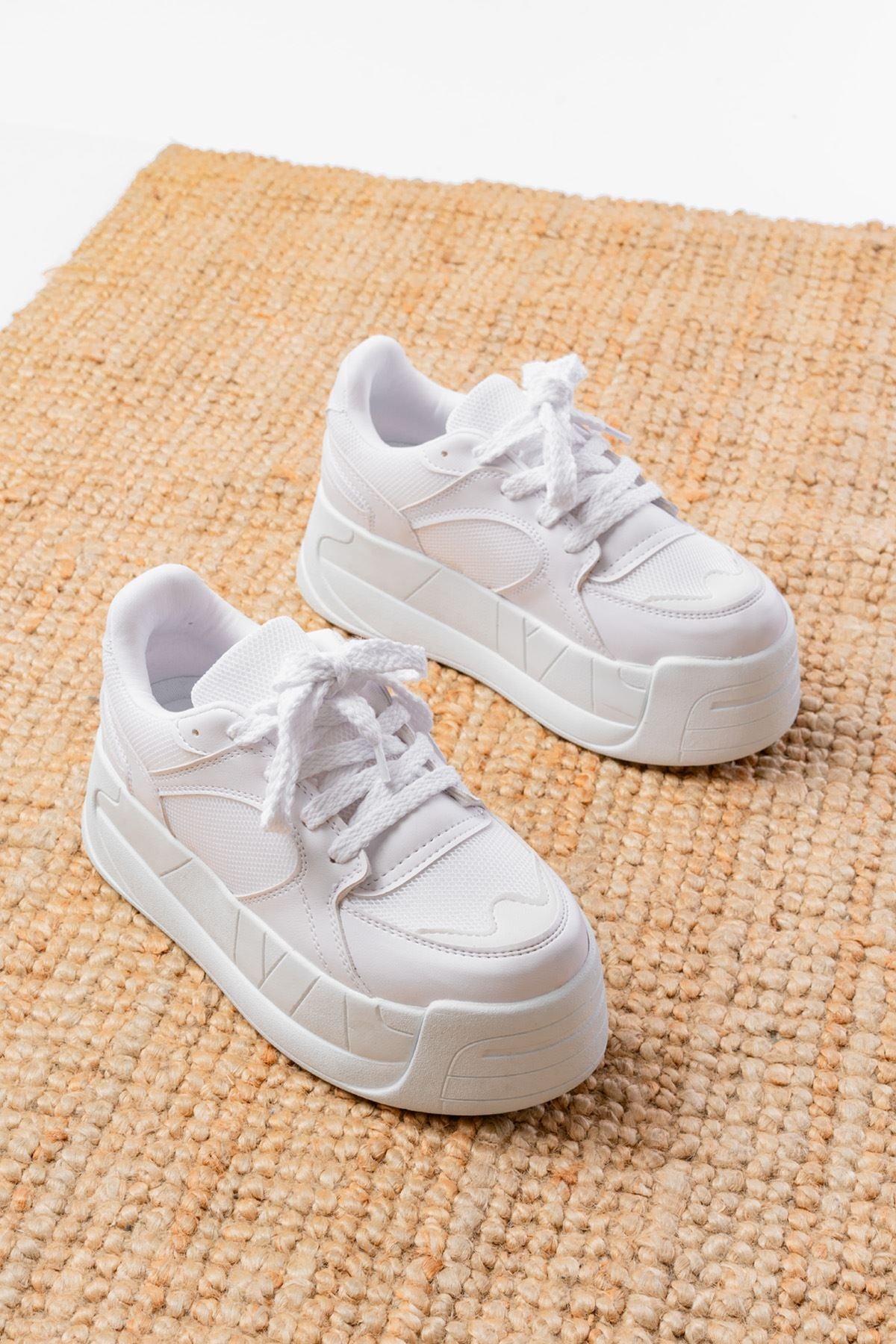ZRİN-190 Premium Beyaz Bağcıklı Fileli Yüksek Taban Günlük Sneaker