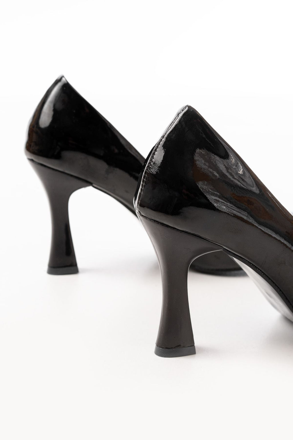 ZRİN-001 Premium Siyah Rugan Günlük 9 cm Topuklu Stiletto