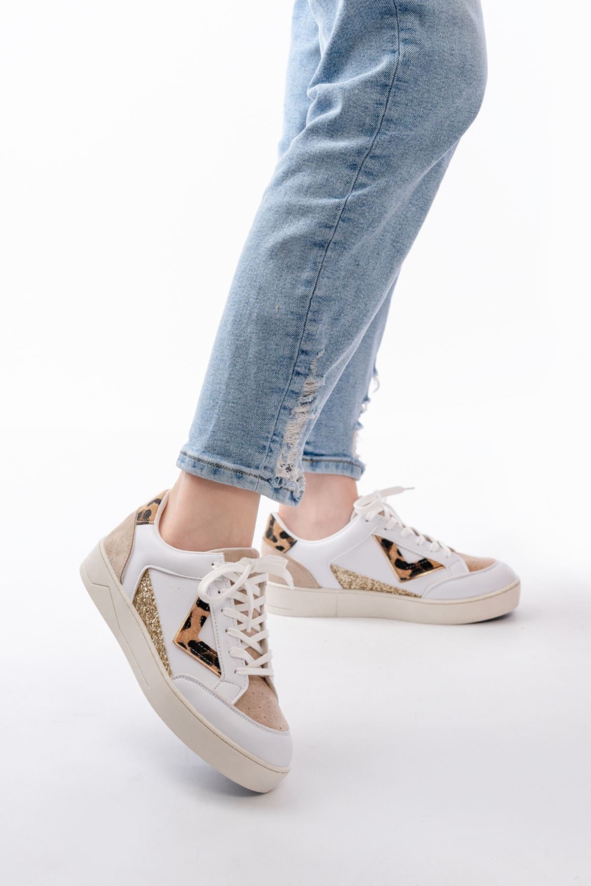 ZRİN-01 Premium Beyaz Leopar Desenli Bağcıklı Kadın Sneaker