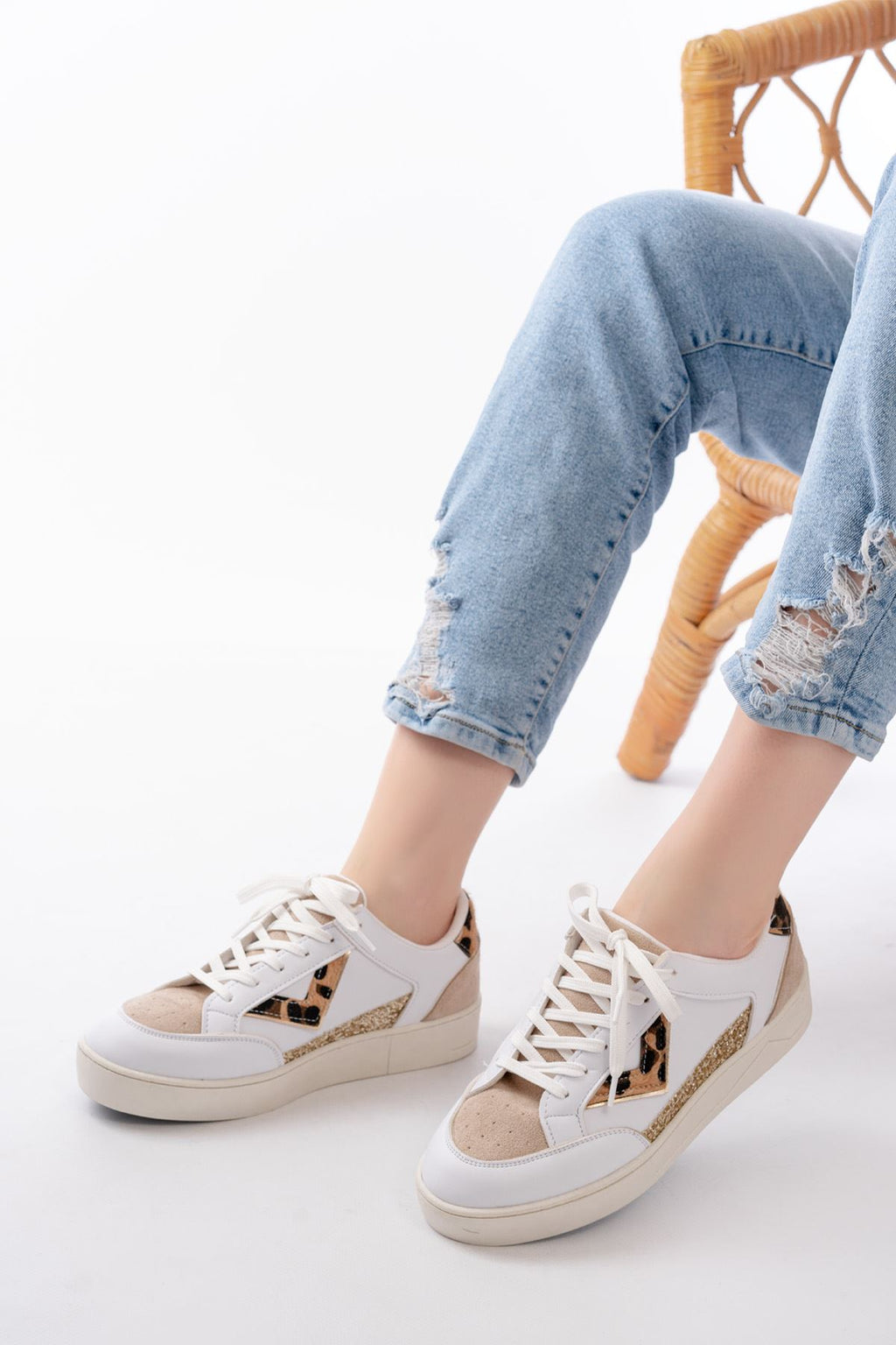 ZRİN-01 Premium Beyaz Leopar Desenli Bağcıklı Kadın Sneaker