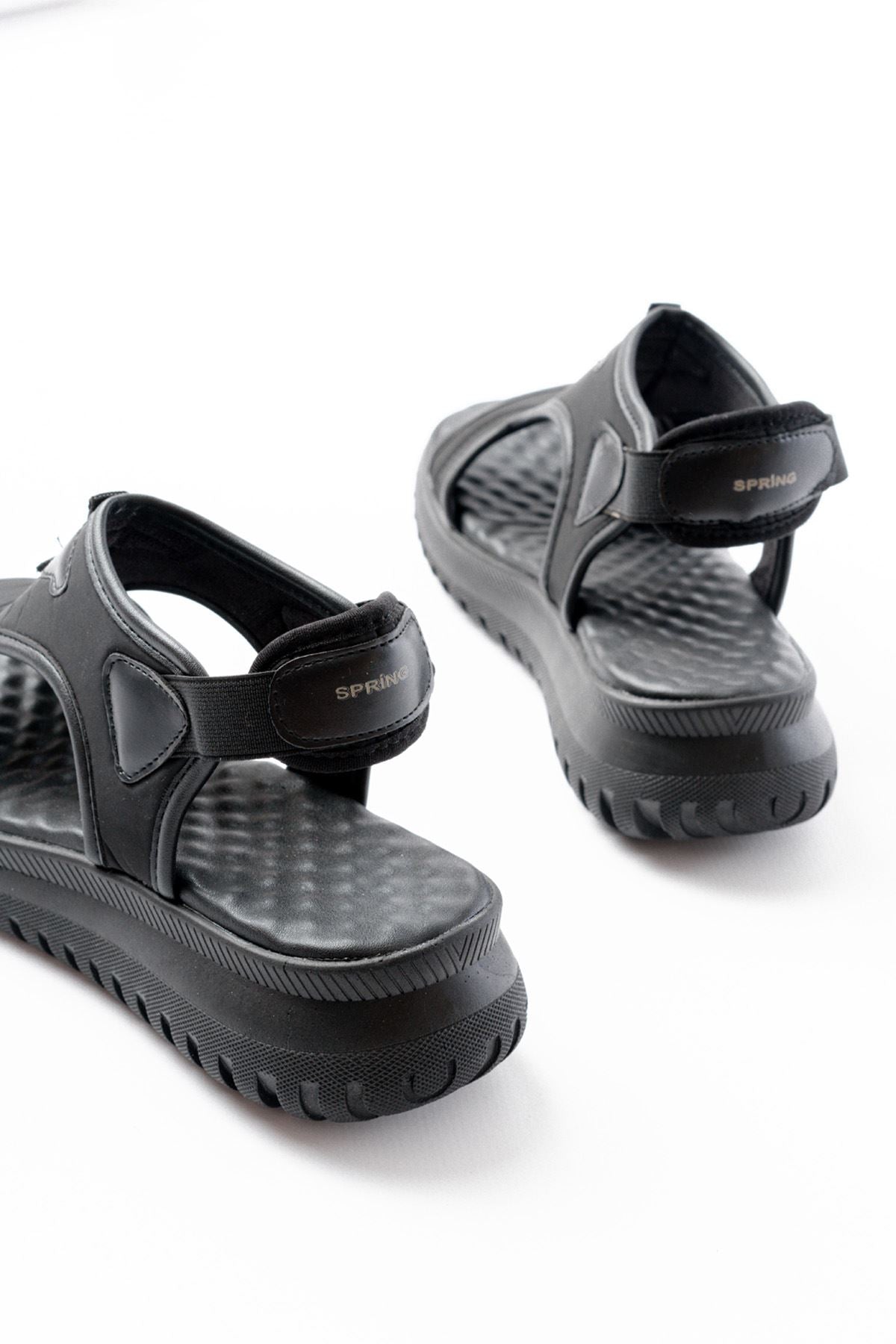 Spring Premium Siyah Spring Paraşüt Kumaş Lastikli Ortopedik Kadın Sandalet