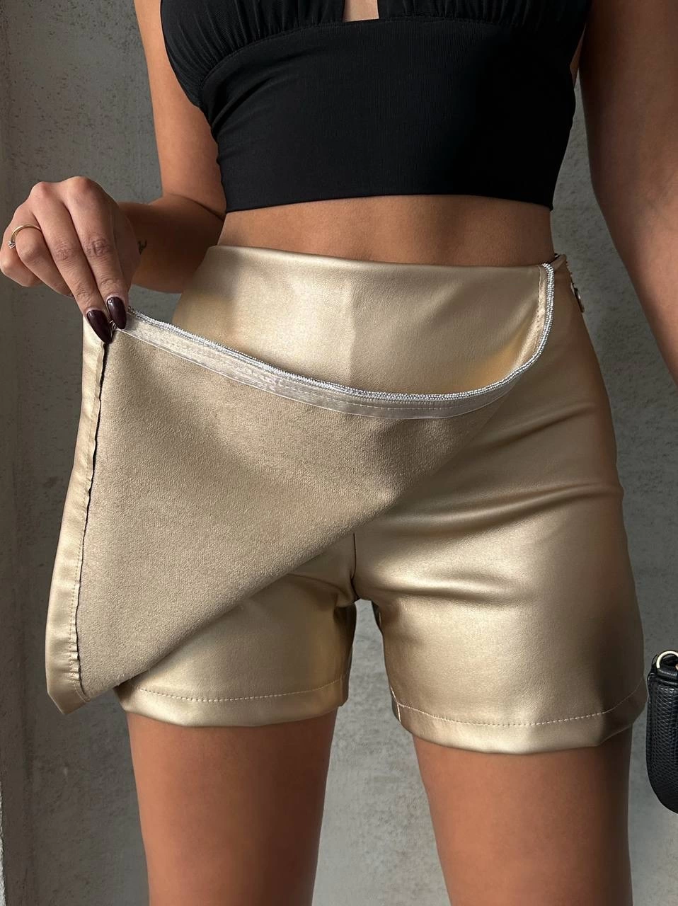 Taşlı Şort Etek Deri Gold
