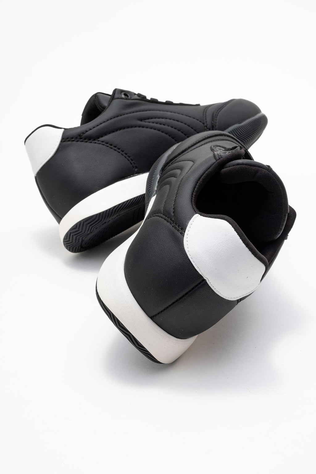 Virto Premium Siyah Bağcıklı Kadın Spor Ayakkabı