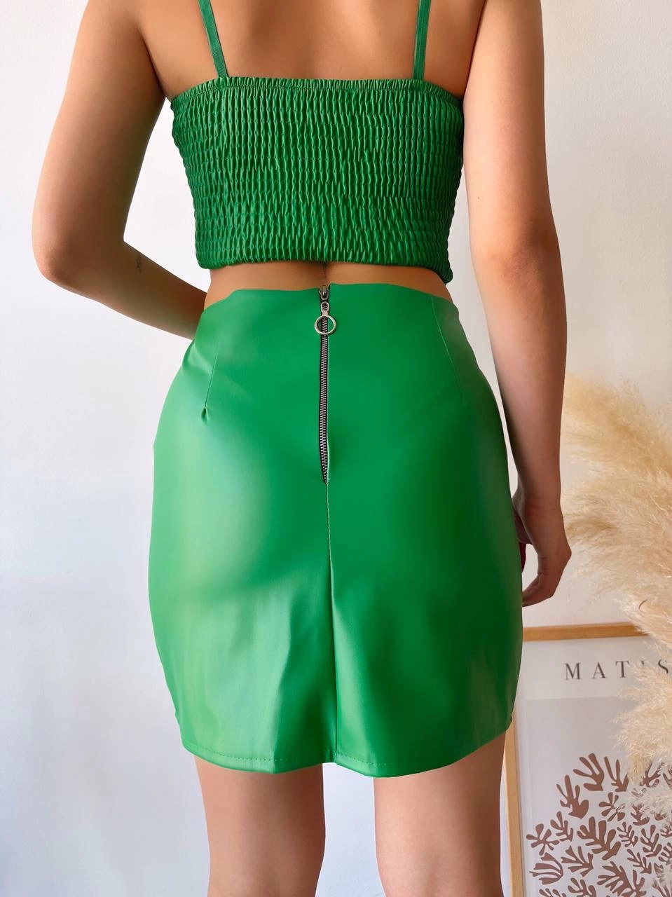 Tek Yırtmaçlı Arkadan Fermuarlı Deri Etek Yeşil