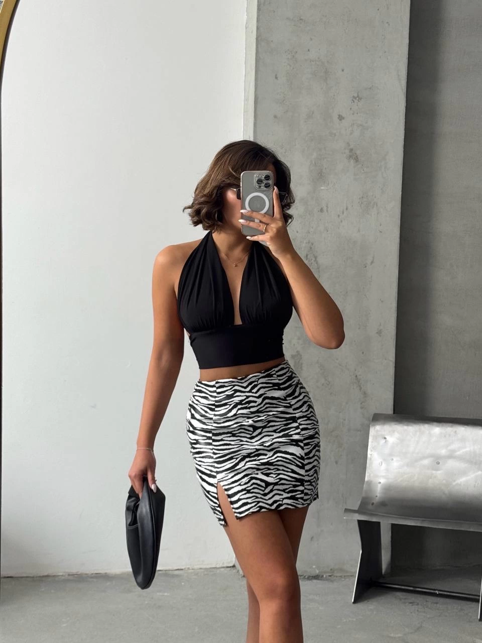 Tek Yırtmaçlı Zebra Desenli Deri Etek Beyaz Siyah