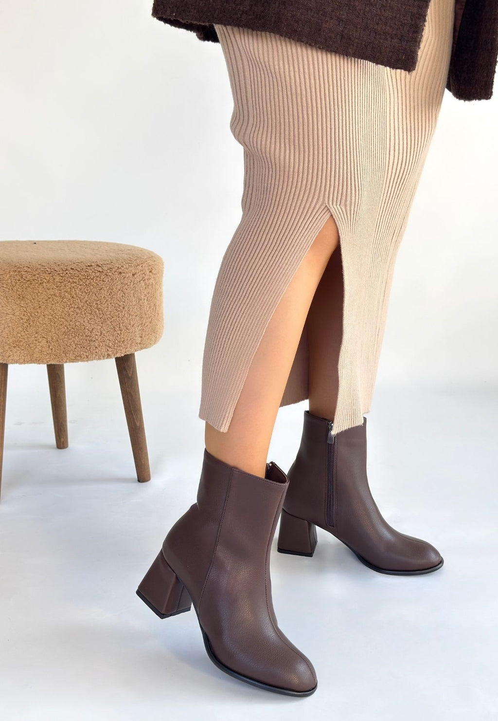 Tendy Premium Kahverengi Fermuarlı Topuklu Bot