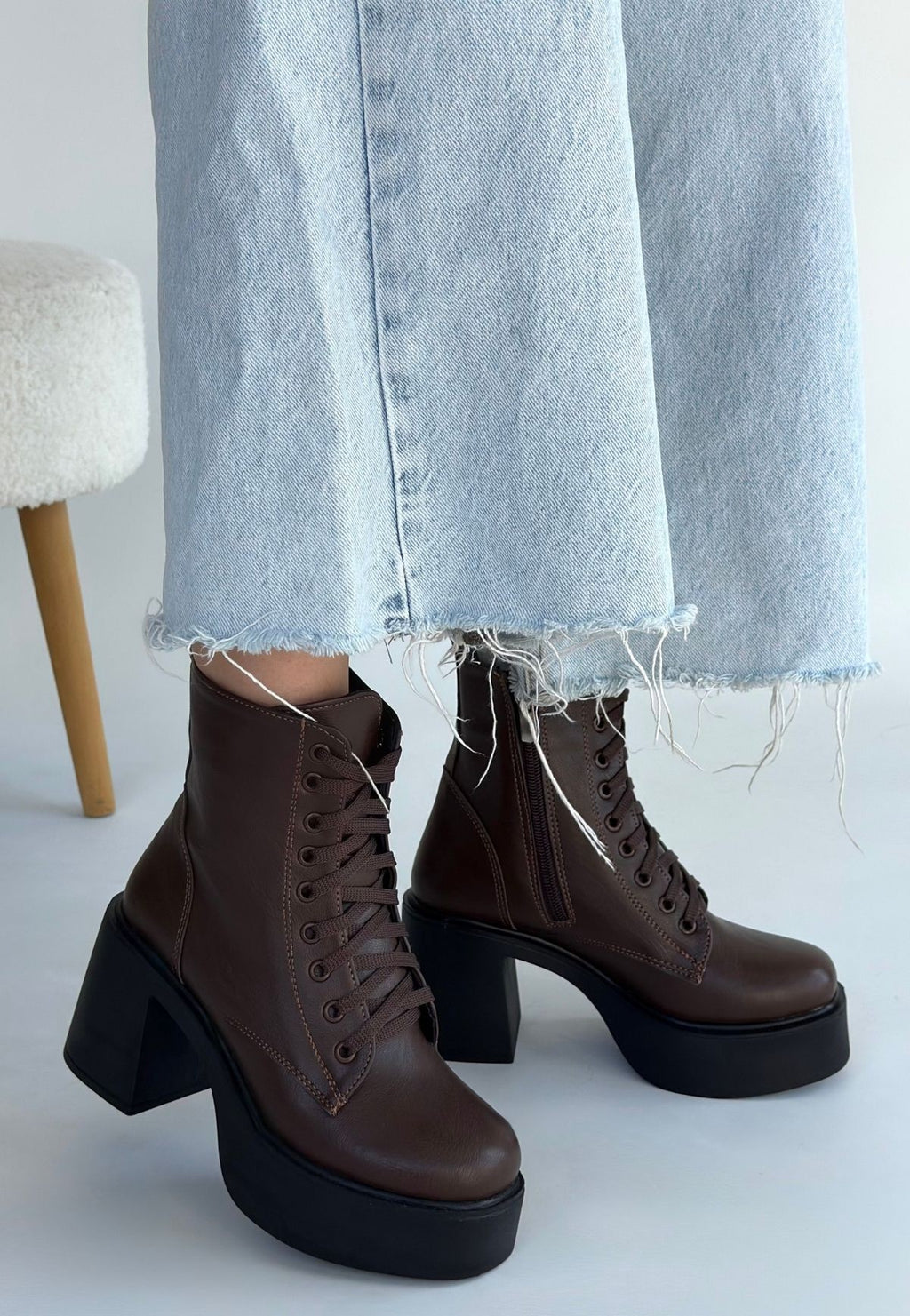 Tsan Premium Kahverengi Bağcıklı Dolgu Topuklu Kadın Bot