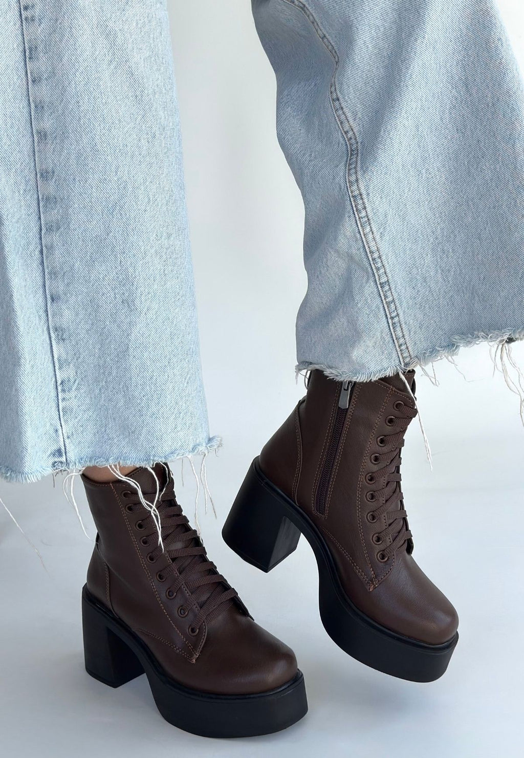 Tsan Premium Kahverengi Bağcıklı Dolgu Topuklu Kadın Bot