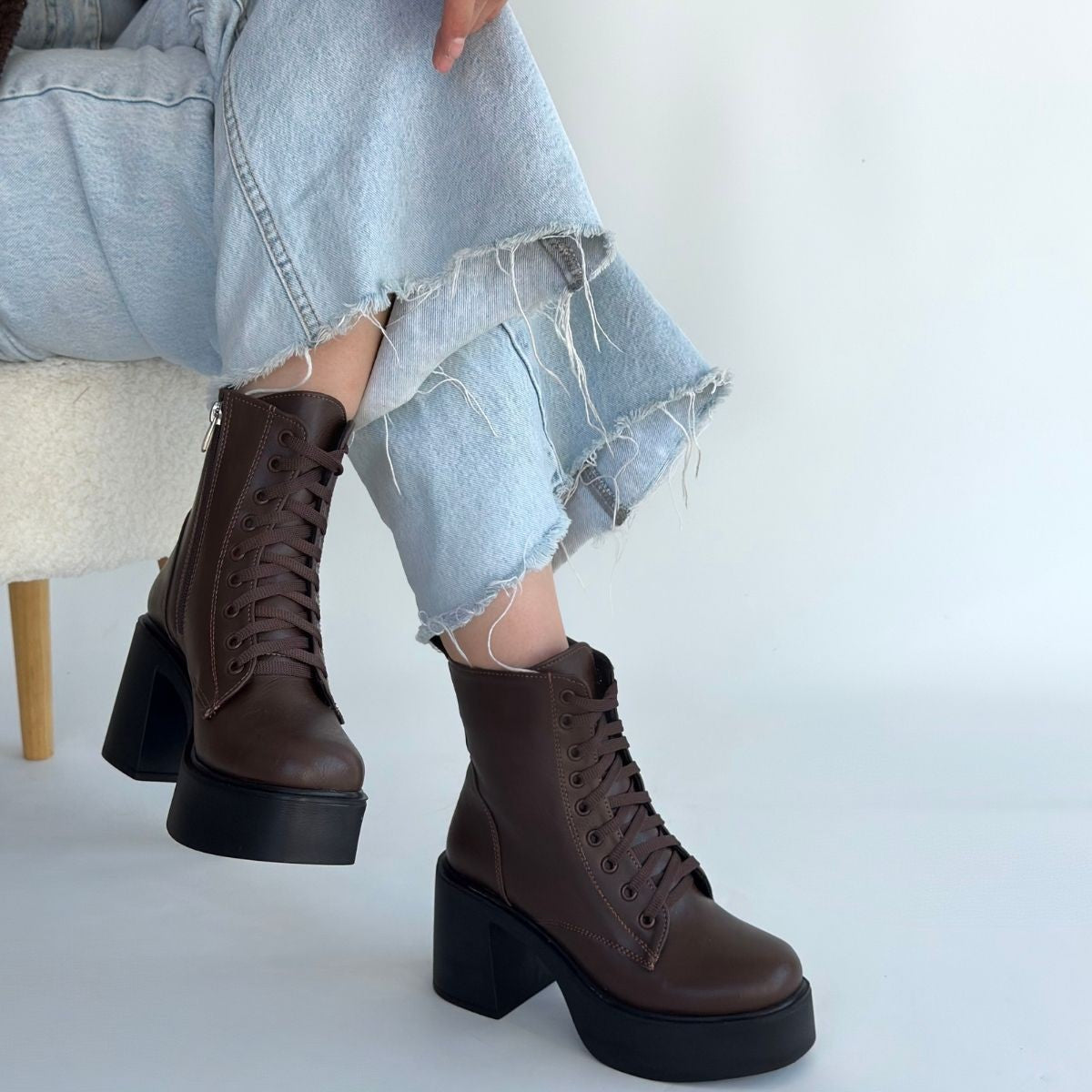 Tsan Premium Kahverengi Bağcıklı Dolgu Topuklu Kadın Bot