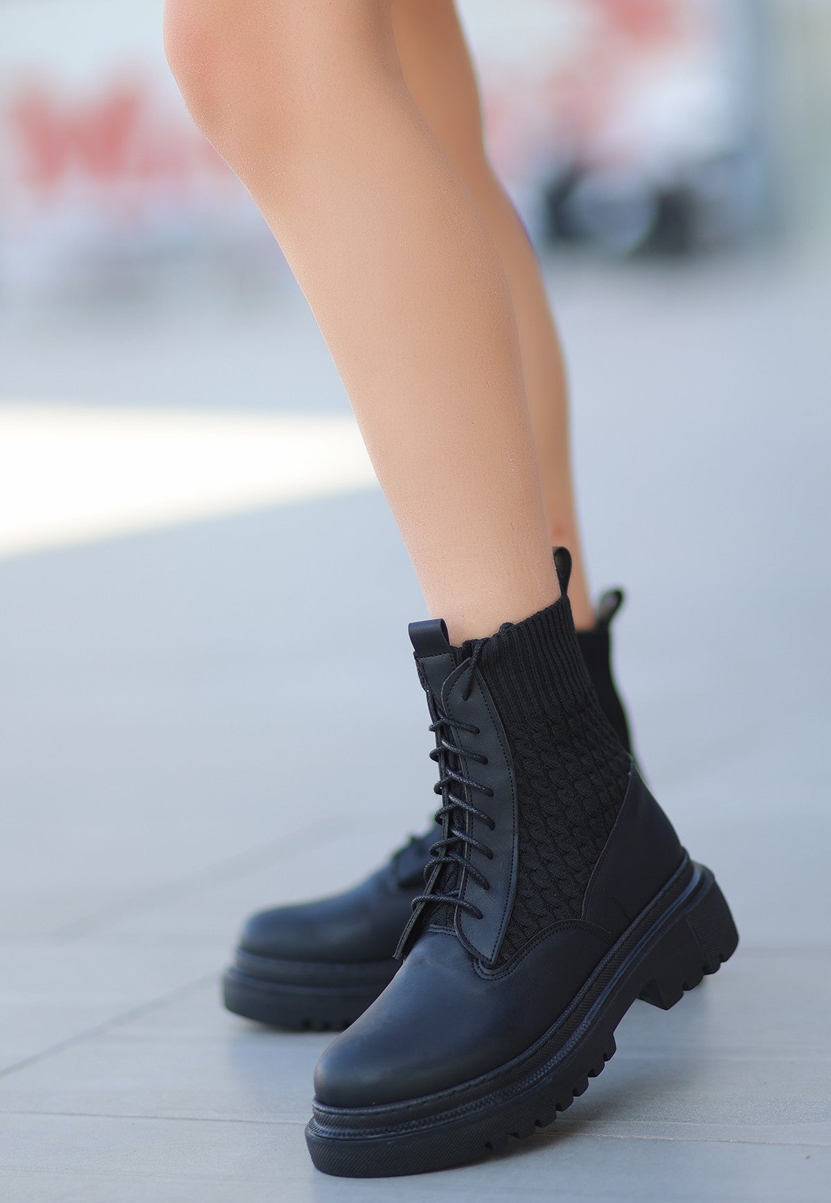 Utag Black Lace-Up Women's Boots