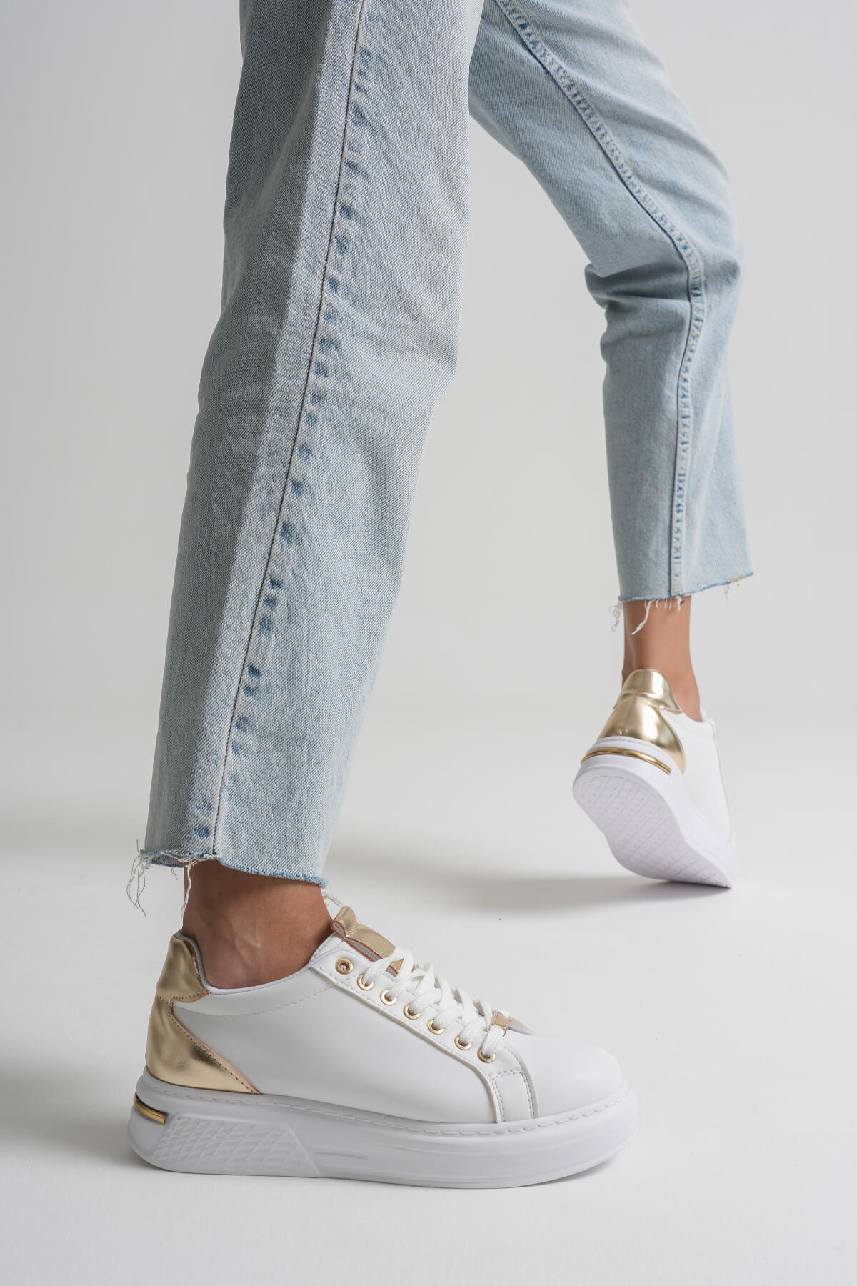 Vega Premium Altın Detaylı Beyaz Kadın Sneaker
