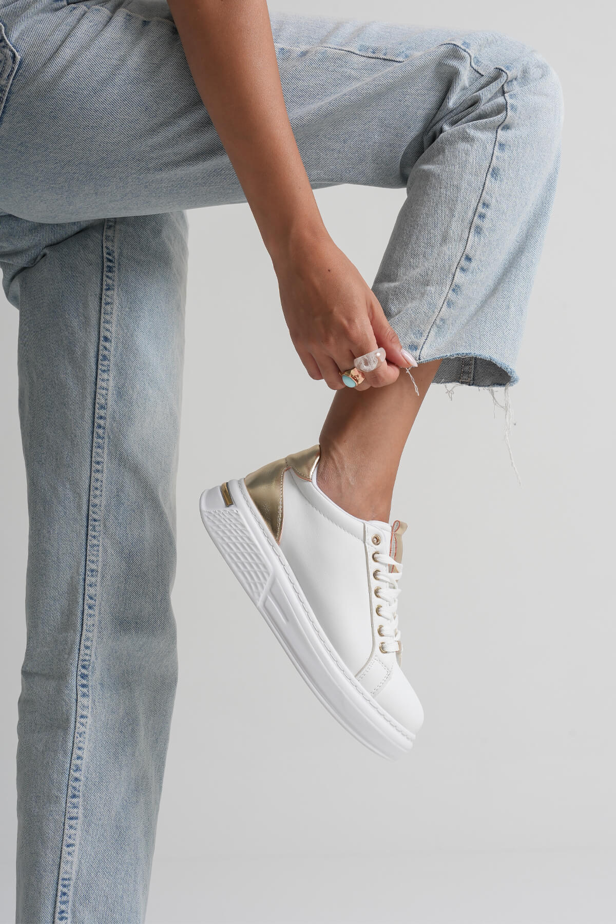 Vega Premium Altın Detaylı Beyaz Kadın Sneaker