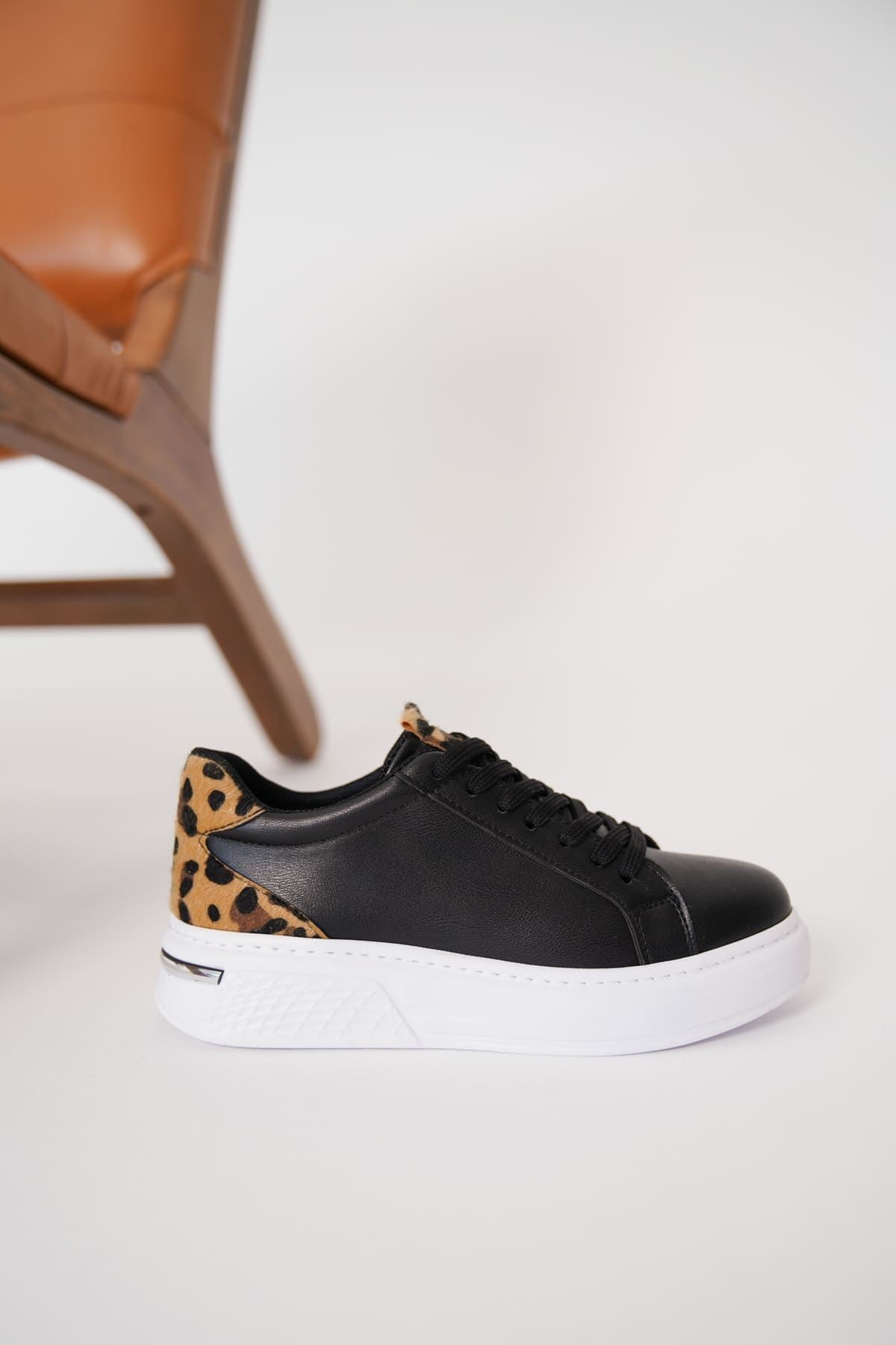 Vega Premium Leopard Detailed Black Women's Sneakers