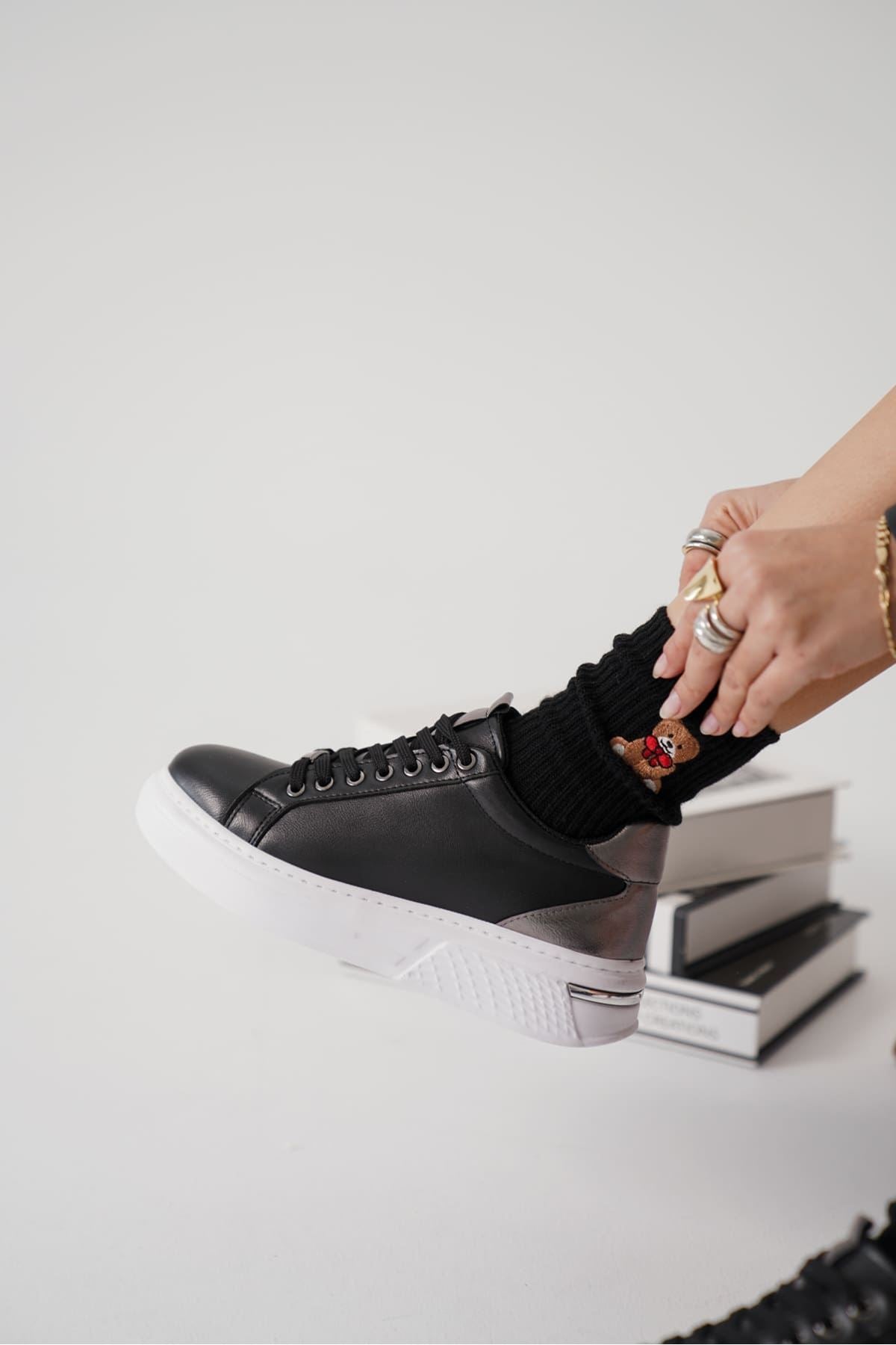 Vega Premium Platinum Detailed Black Women's Sneakers