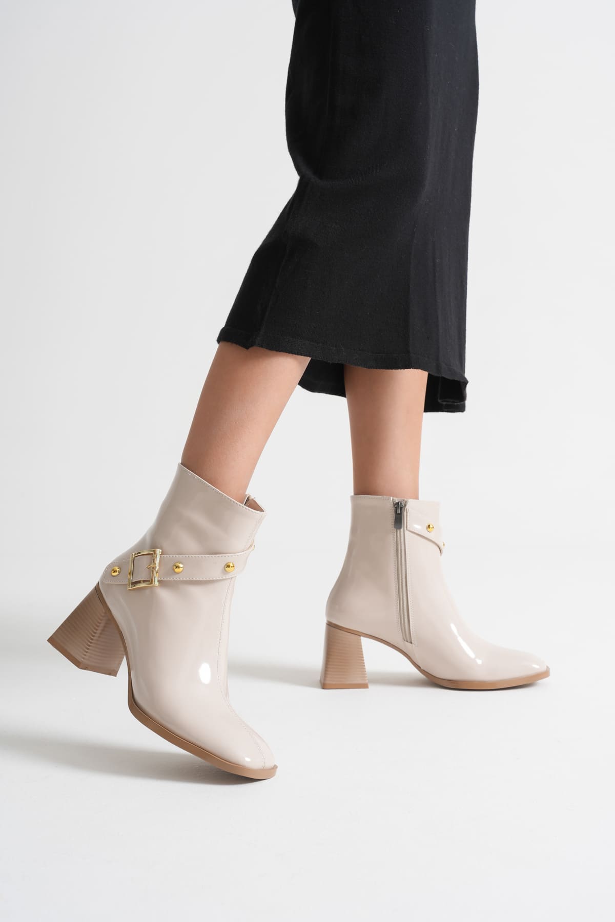 Limanu Premium Women's Beige Patent Leather Heeled Boots