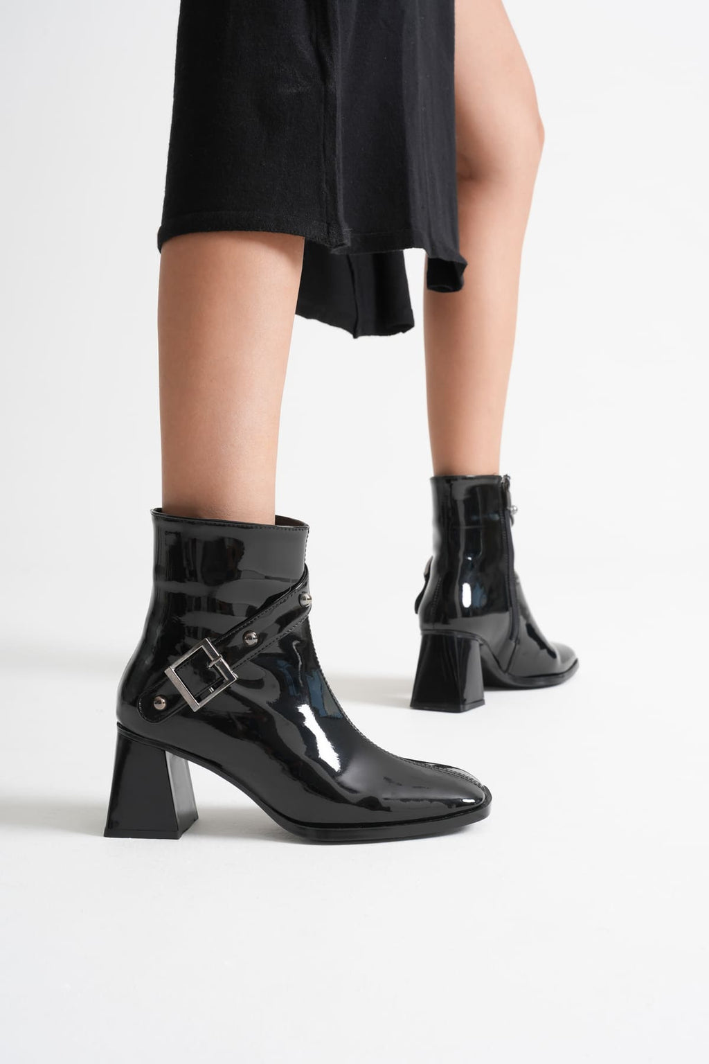Limanu Premium Women's Black Patent Leather Heeled Boots