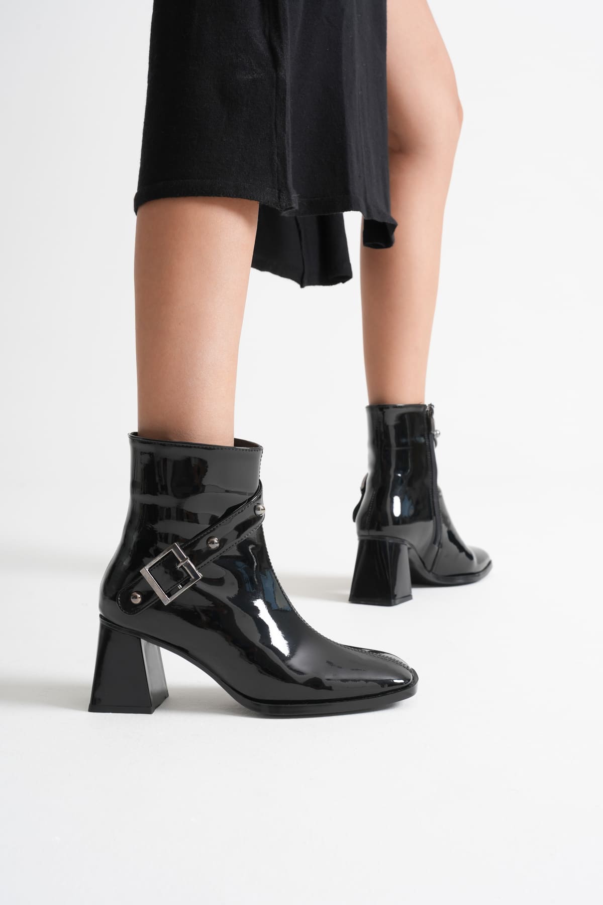Limanu Premium Women's Black Patent Leather Heeled Boots