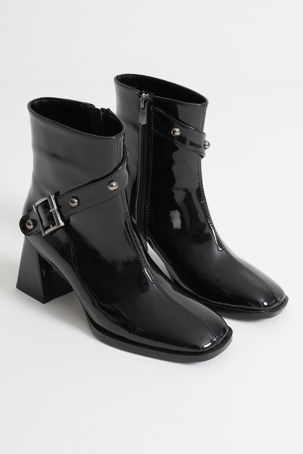 Limanu Premium Women's Black Patent Leather Heeled Boots