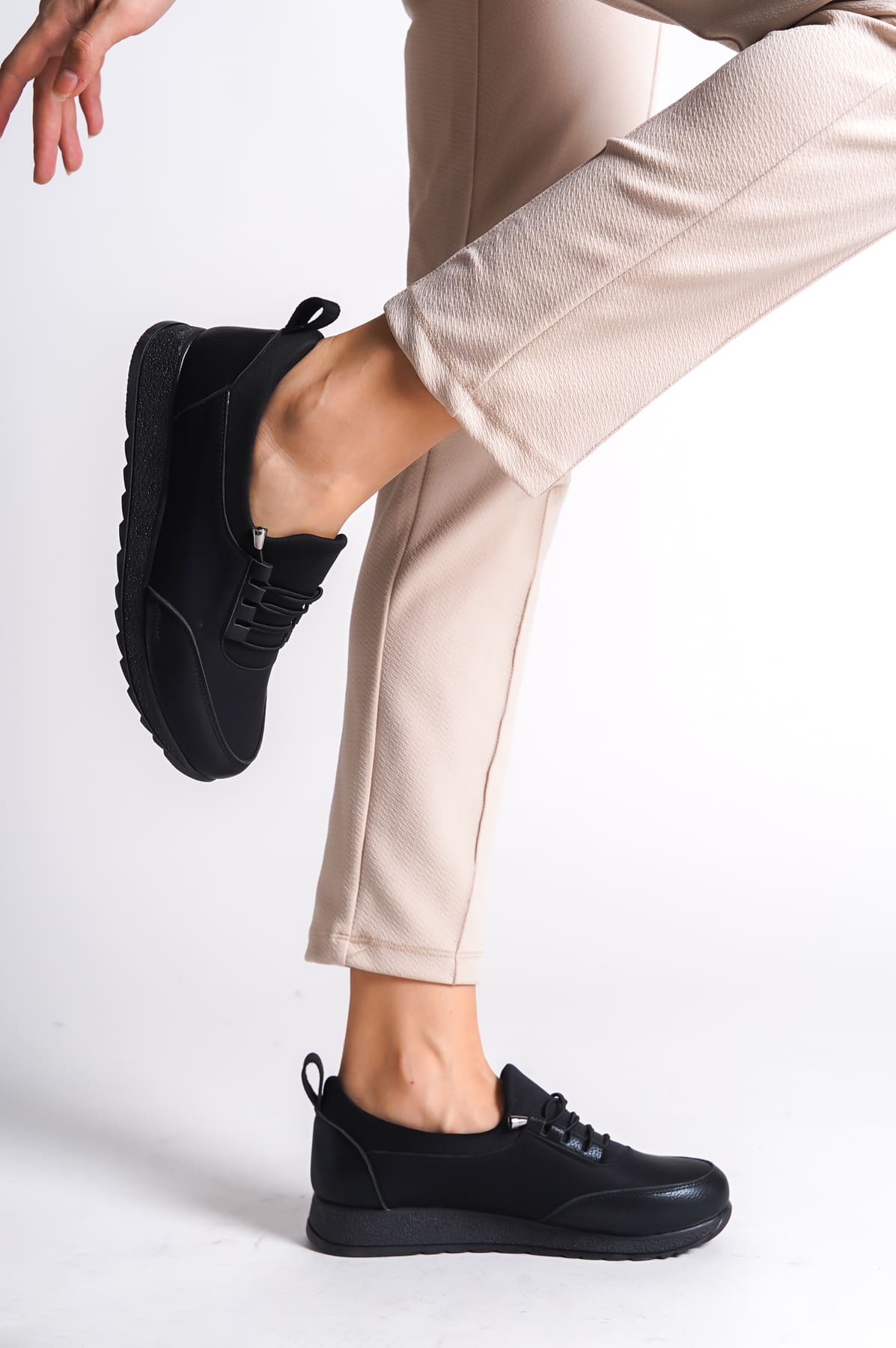 VIOLET Lastikli Ortopedik Rahat Taban Klasik Kadın Babet (Anne Ayakkabısı)