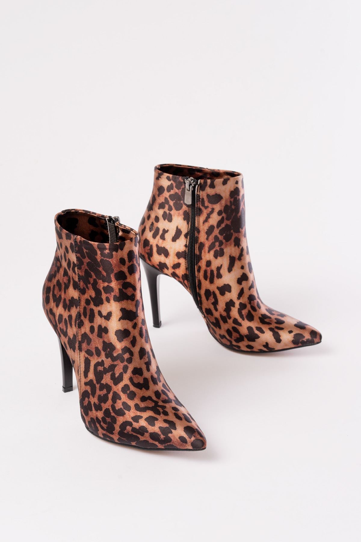 ZRİN-4802 Premium Leopar Yüksek İnce Topuklu Fermuarlı Kadın Bot