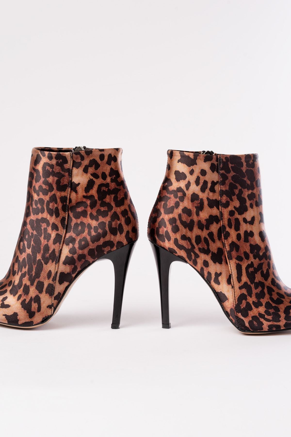 ZRİN-4802 Premium Leopar Yüksek İnce Topuklu Fermuarlı Kadın Bot