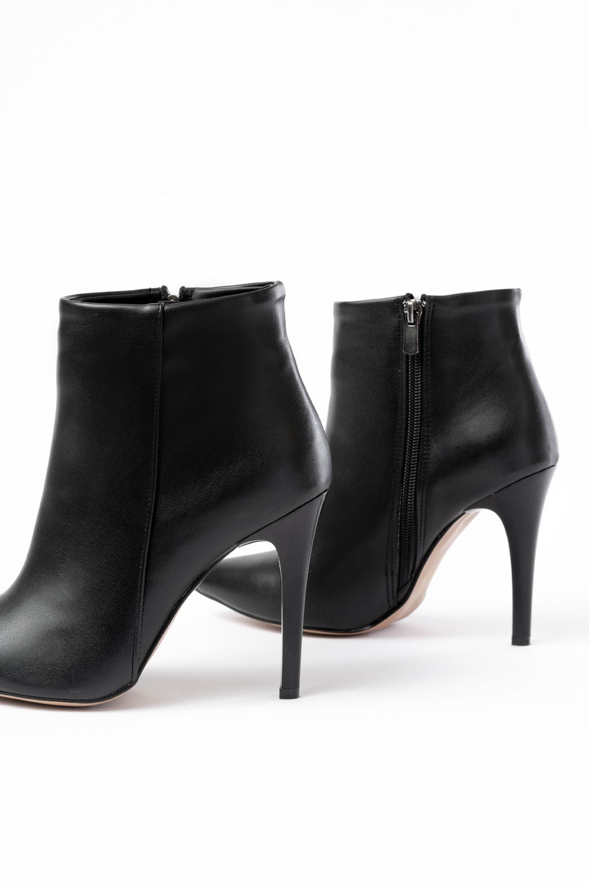 ZRİN-4802 Premium Siyah Yüksek İnce Topuklu Fermuarlı Kadın Bot