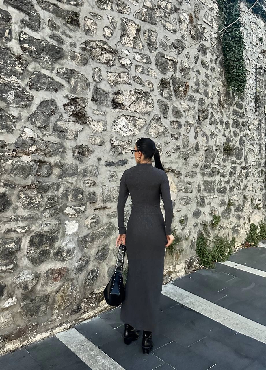 Yırtmaçlı Kalın Bürümcük Uzun Elbise Siyah