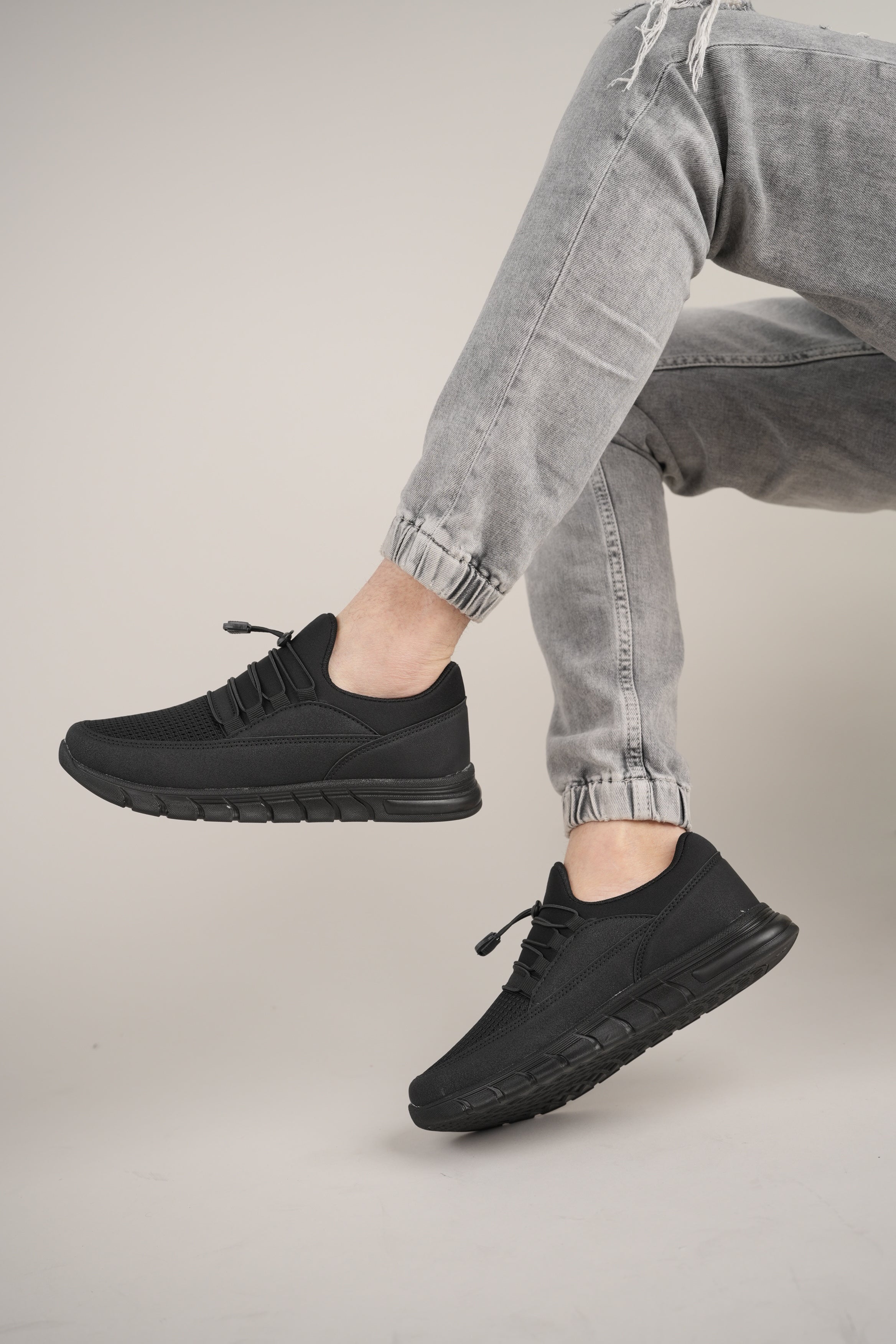 Class Casual Comfortable Laceless Men's Sports and Walking Shoes Black