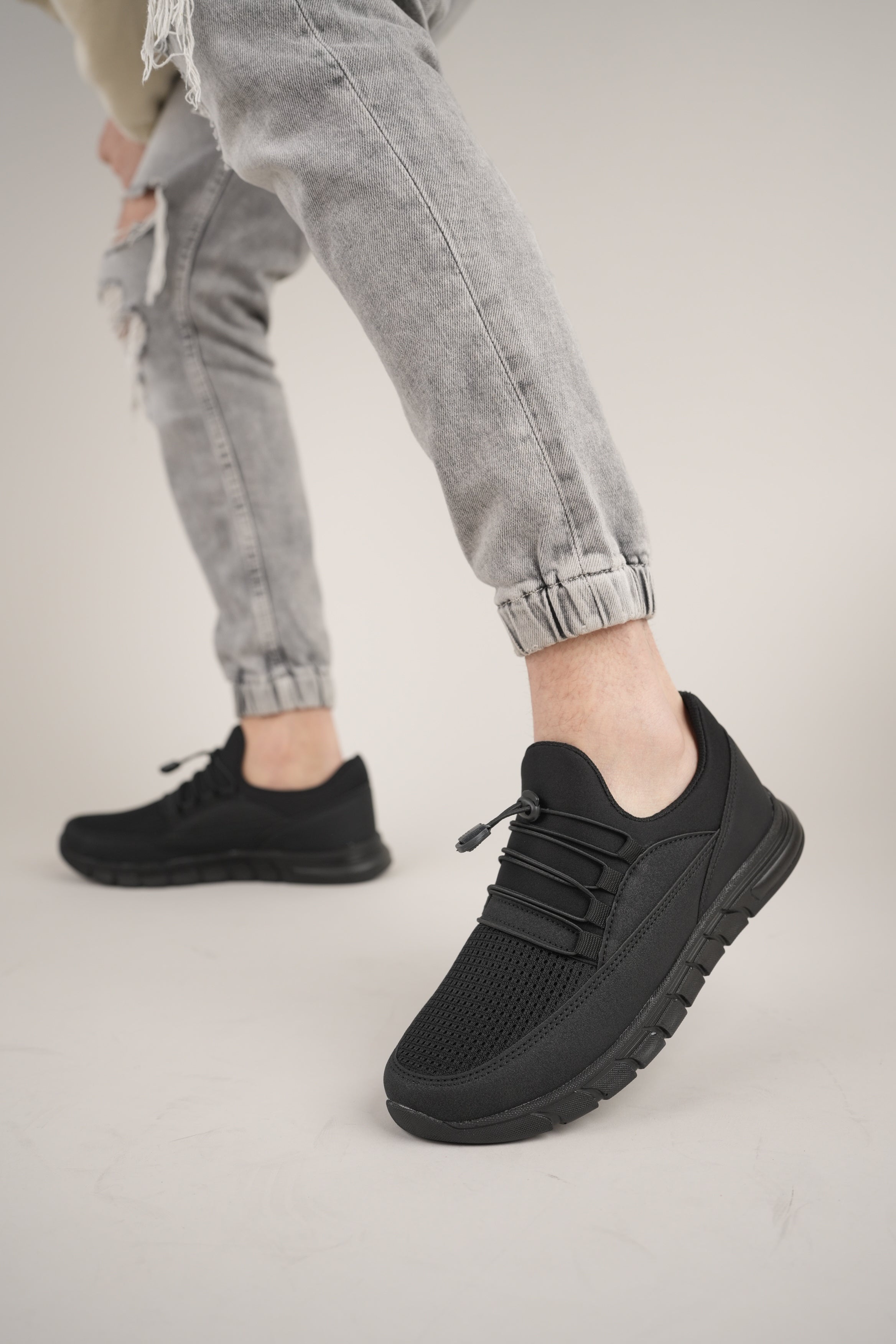 Class Casual Comfortable Laceless Men's Sports and Walking Shoes Black