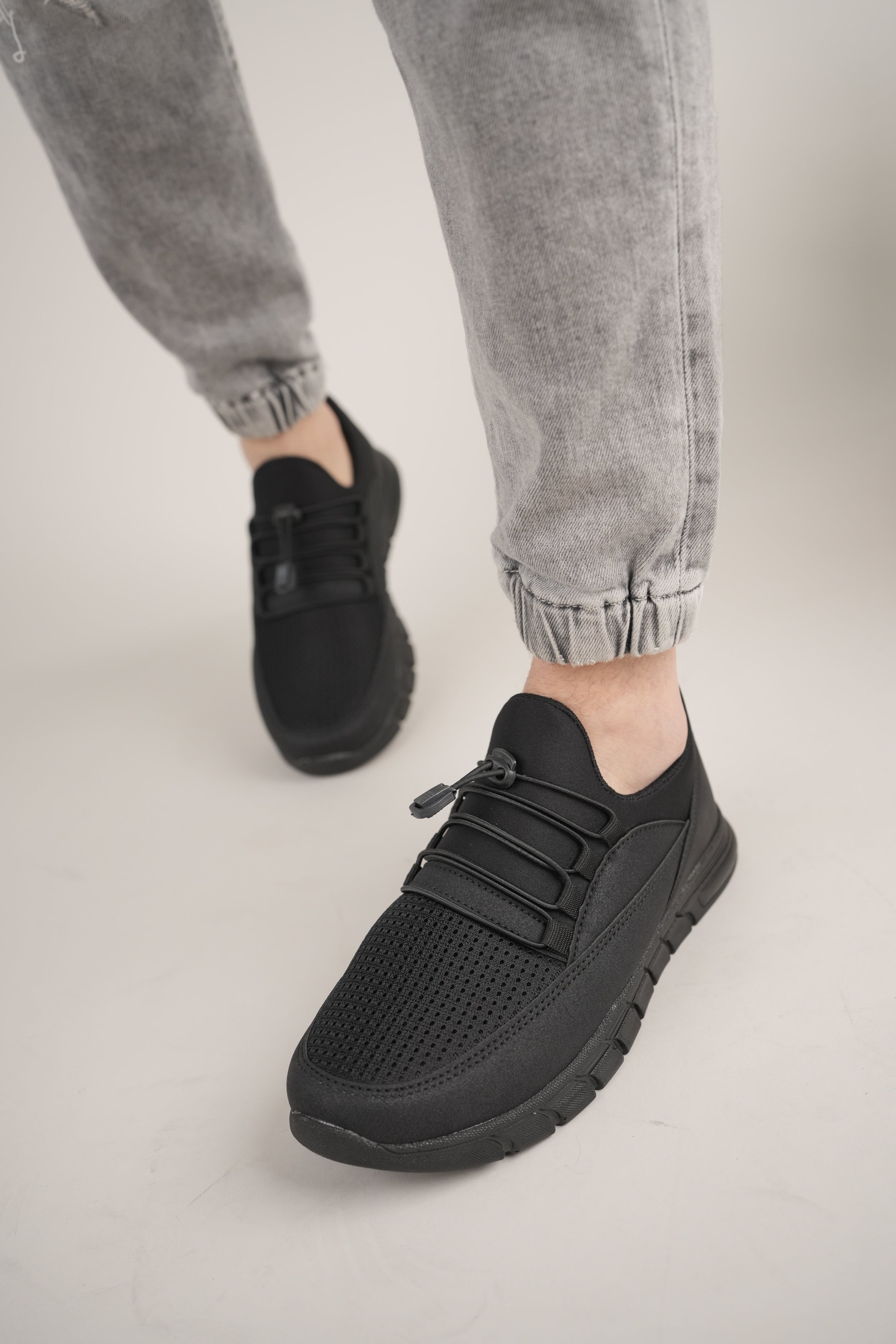 Class Casual Comfortable Laceless Men's Sports and Walking Shoes Black