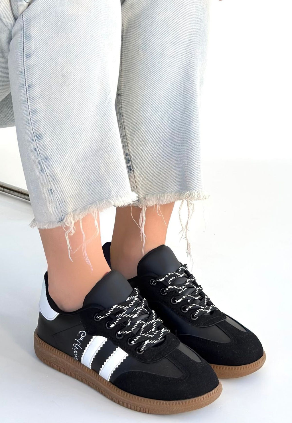Zerti Siyah Çizgili Bağcıklı Kadın Sneaker
