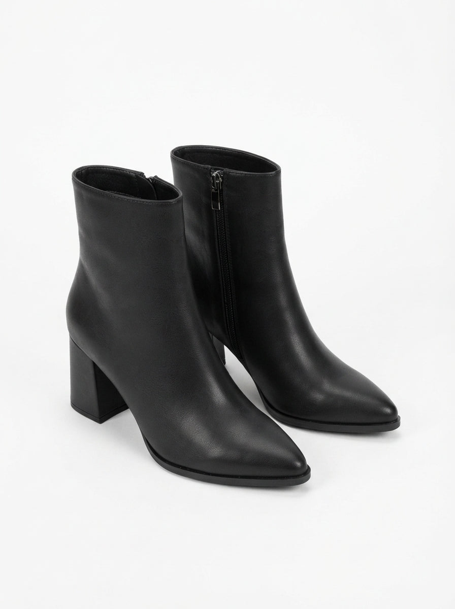 ZRNE-B08 Premium Sivri Burun Siyah Topuklu Bot 7 cm