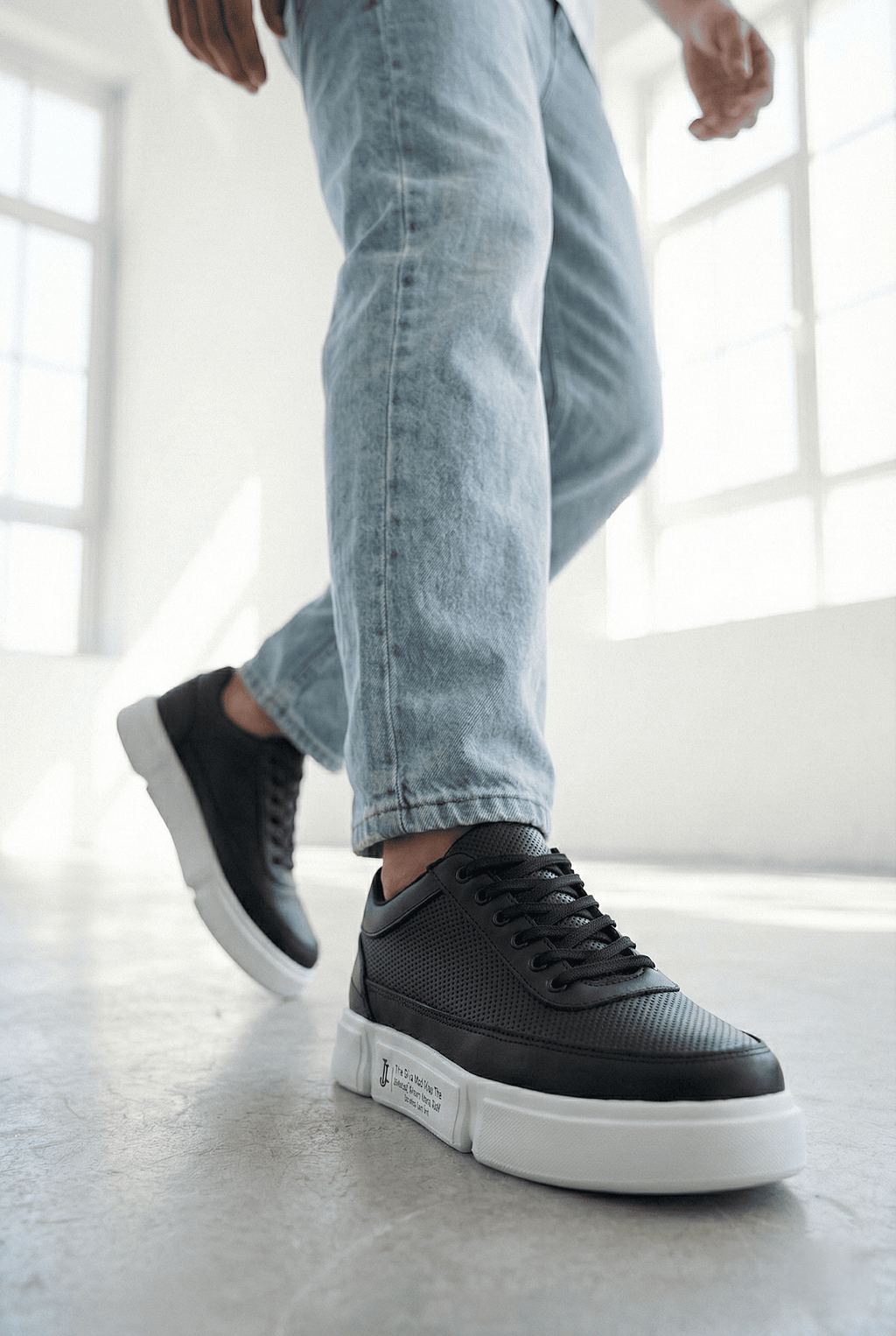ZR-J-X20 Günlük Rahat Kalın Taban Siyah Beyaz Erkek Sneaker